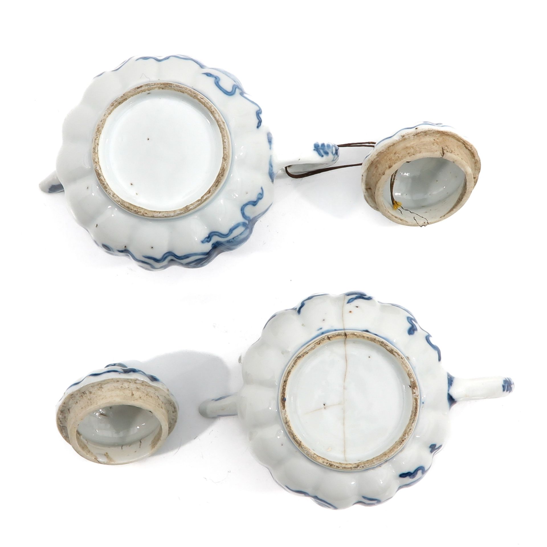 A Pair of Blue and White Teapots - Image 6 of 9