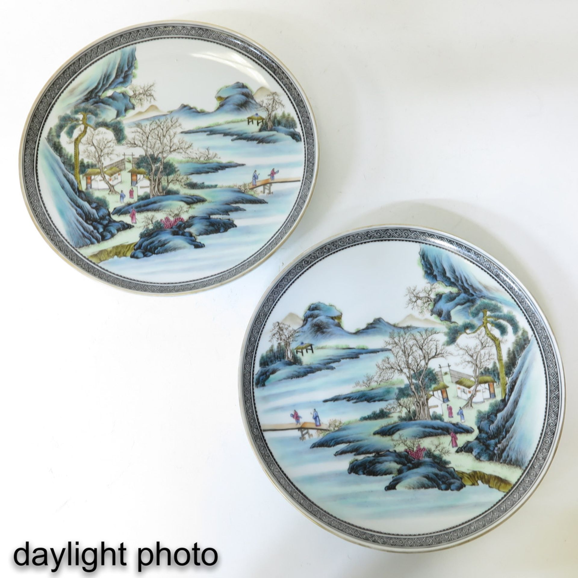 A Pair of Serving Dishes - Image 7 of 10