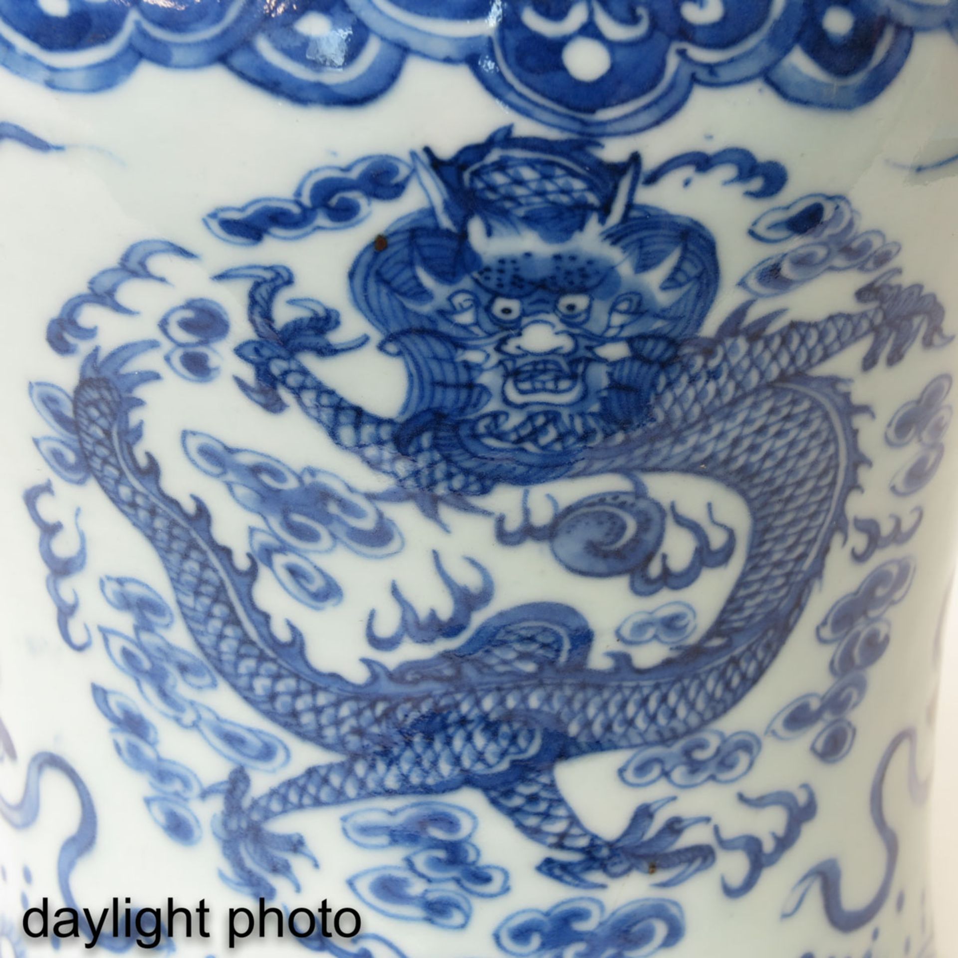 A Blue and White Vase - Bild 10 aus 10