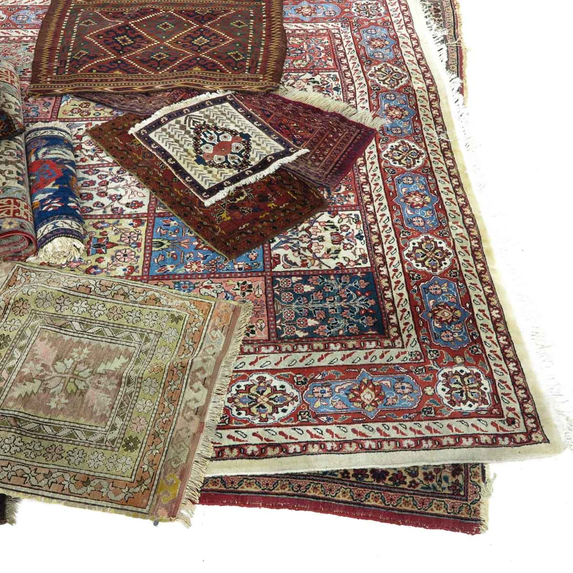 A Collection of 19 Carpets - Image 8 of 9