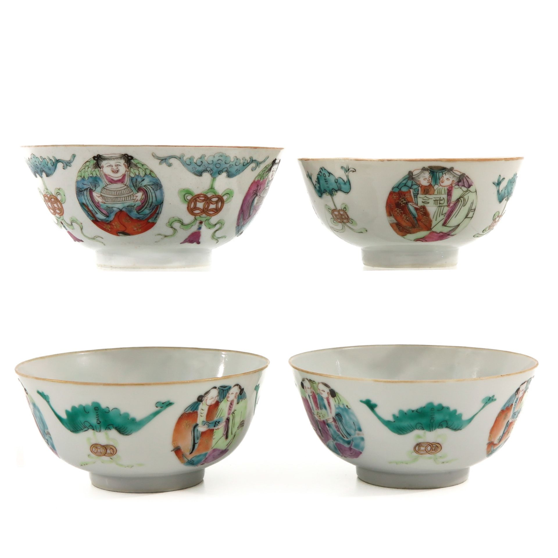 A Collection of 4 Famille Rose Bowls - Image 3 of 9