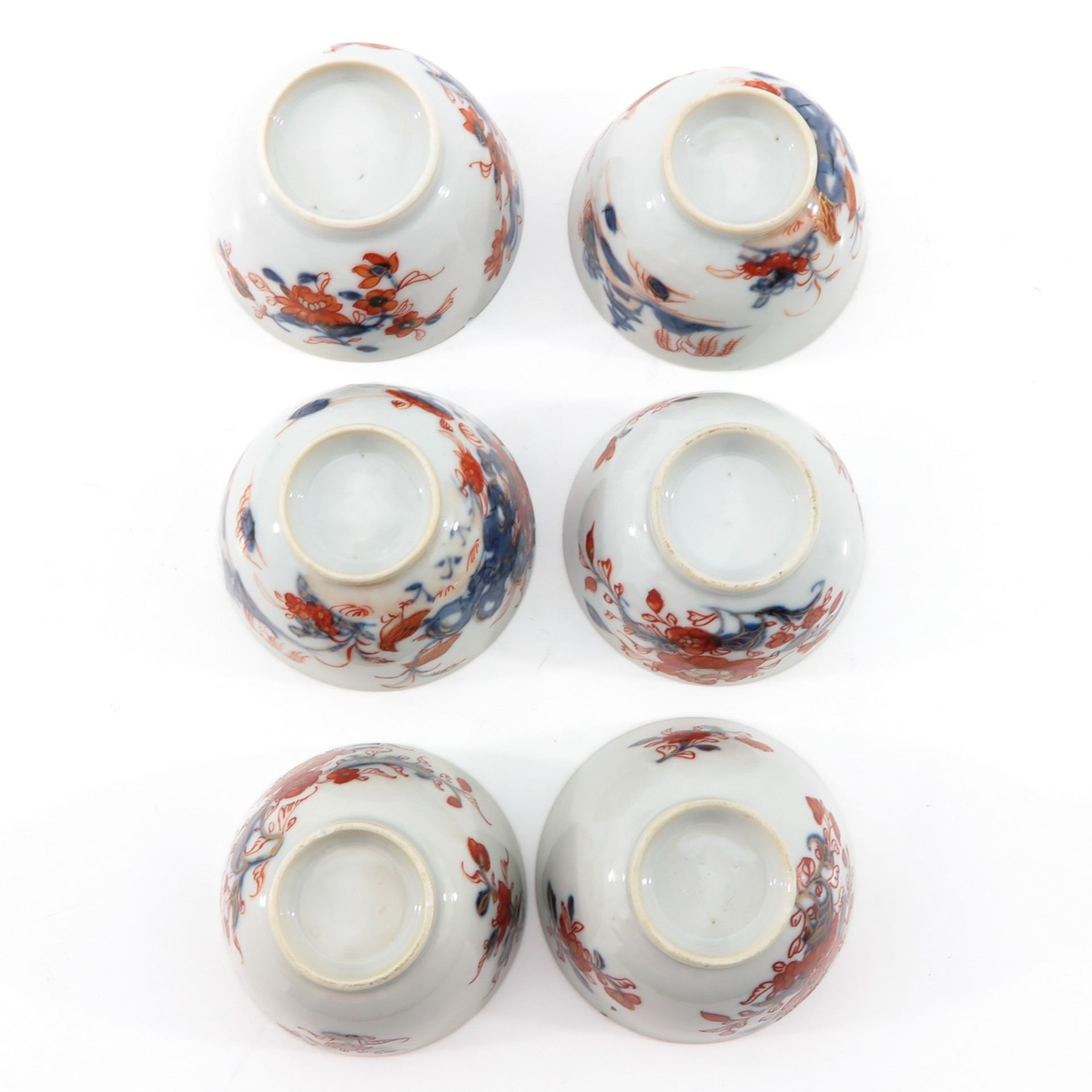 A Collection of Imari Cups and Saucers - Bild 6 aus 10