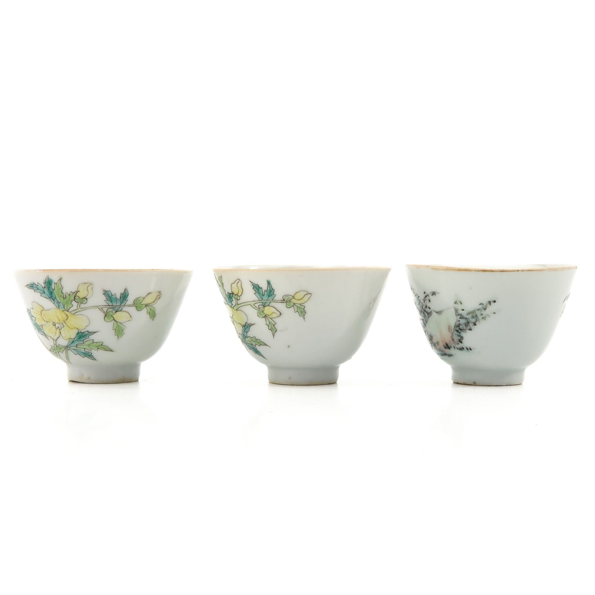 A Collection of 3 Famille Rose Cups - Image 2 of 9