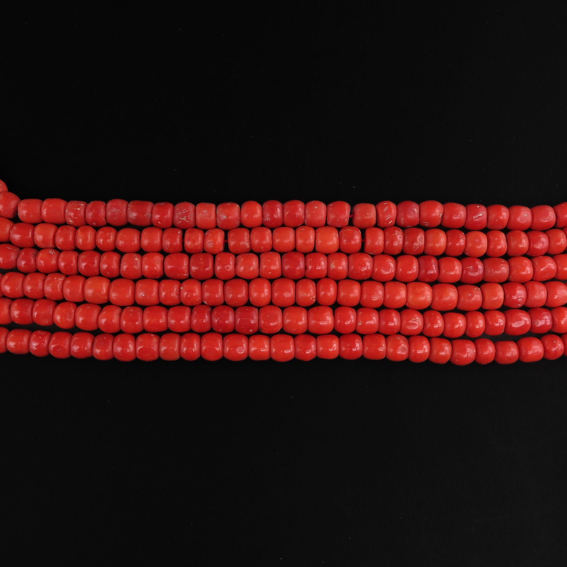 A 19th Century 6 Strand Red Coral Necklace on 18KG Clasp - Image 2 of 4