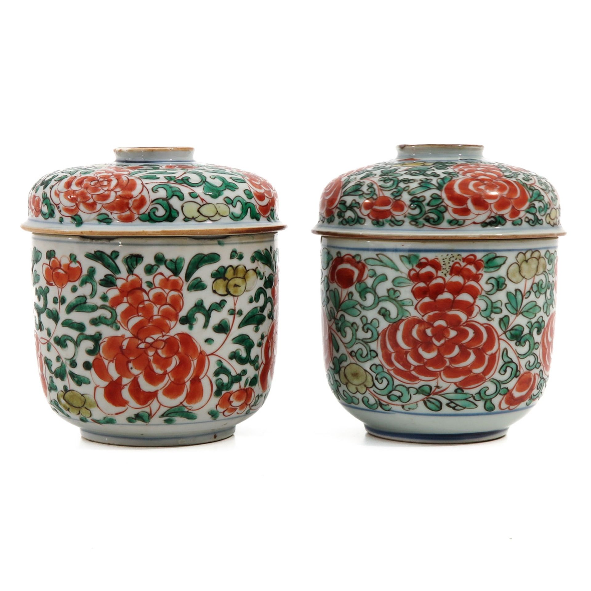 A Pair of Wucai Decor Jars with Covers - Bild 2 aus 9