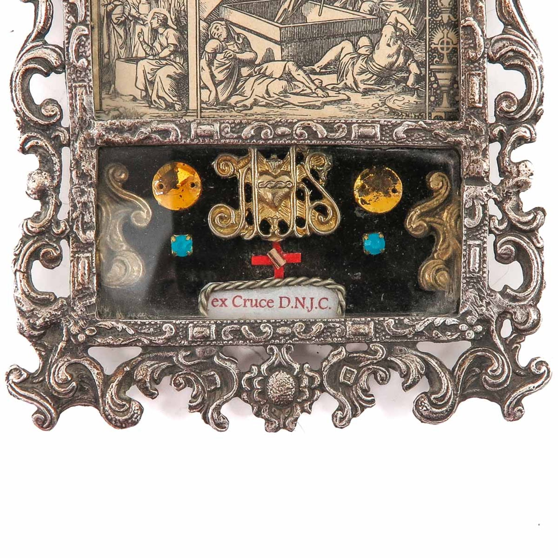 A Silver Relic Holder Containing the Relic of The Holy Cross - Bild 4 aus 5