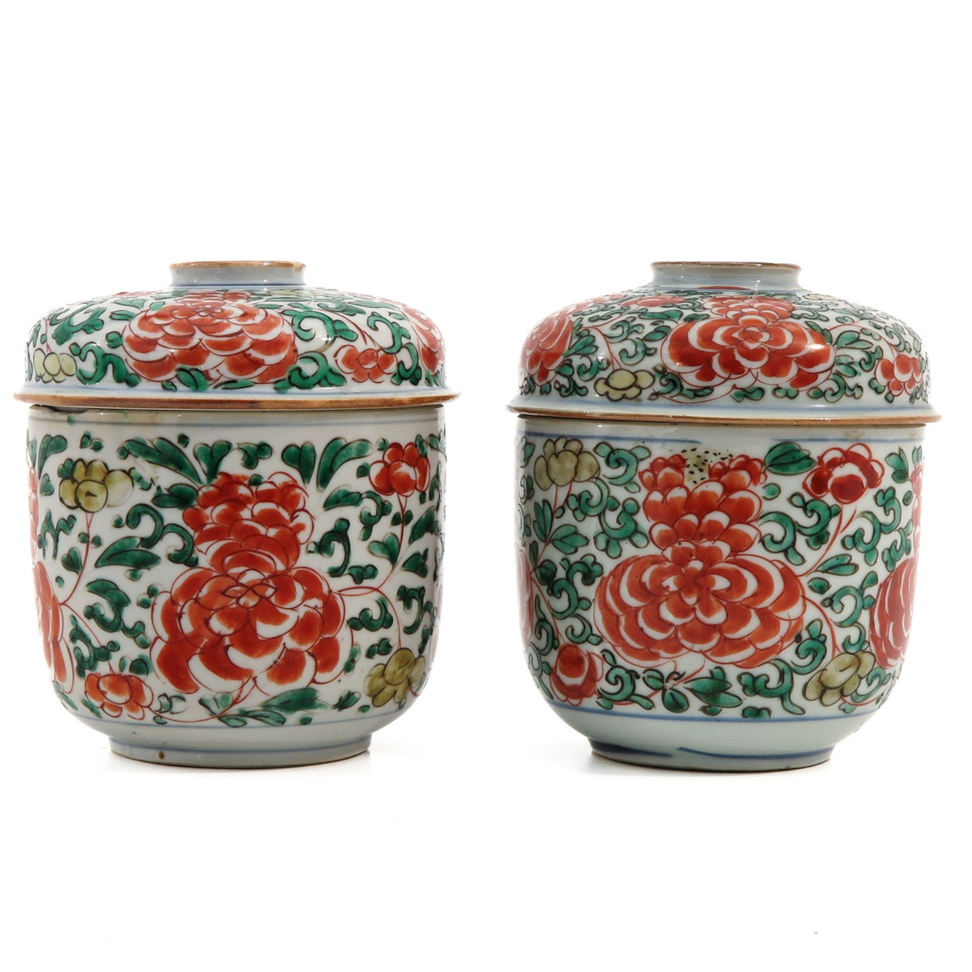 A Pair of Wucai Decor Jars with Covers - Bild 3 aus 9