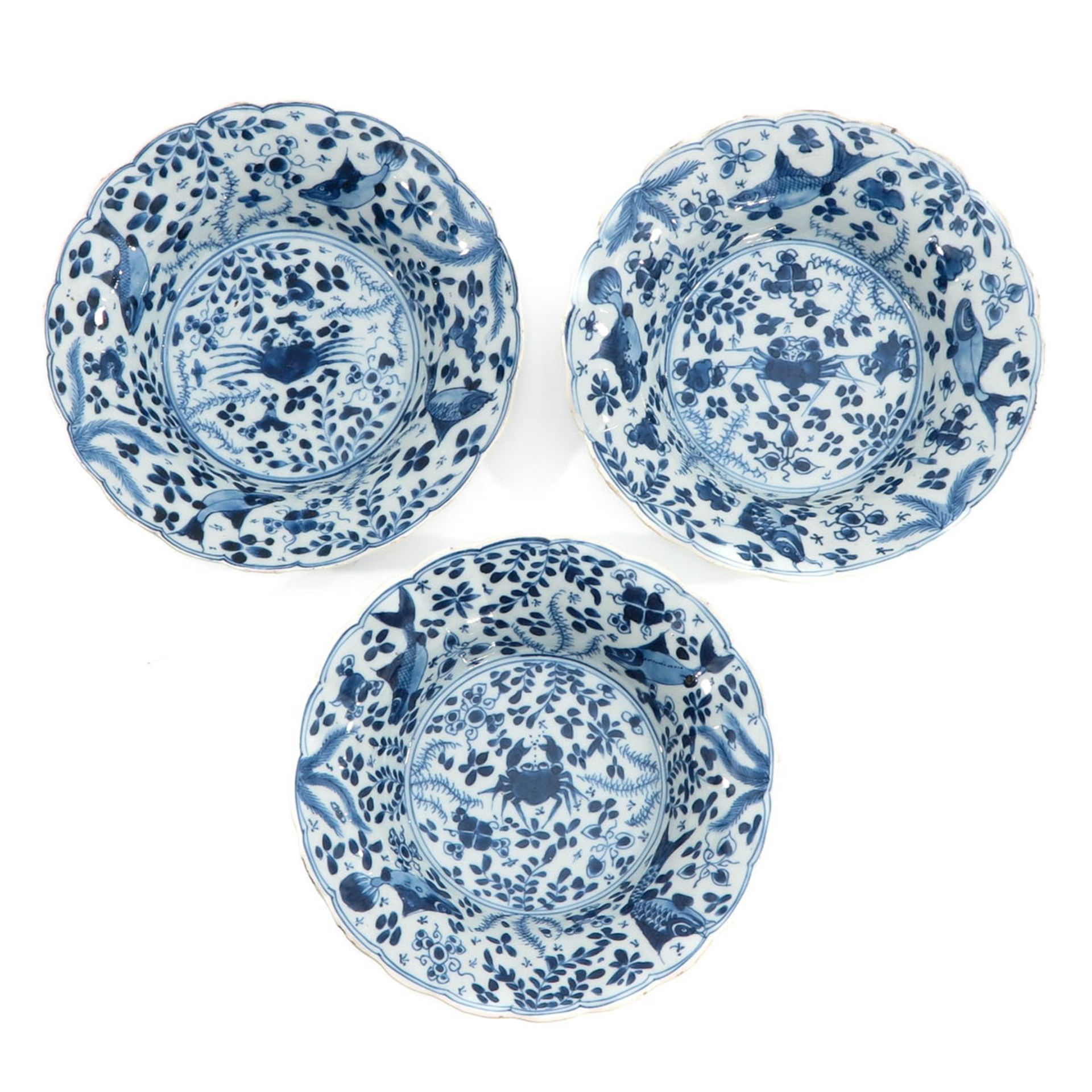 A Collection of 5 Blue and White Plates - Bild 3 aus 10