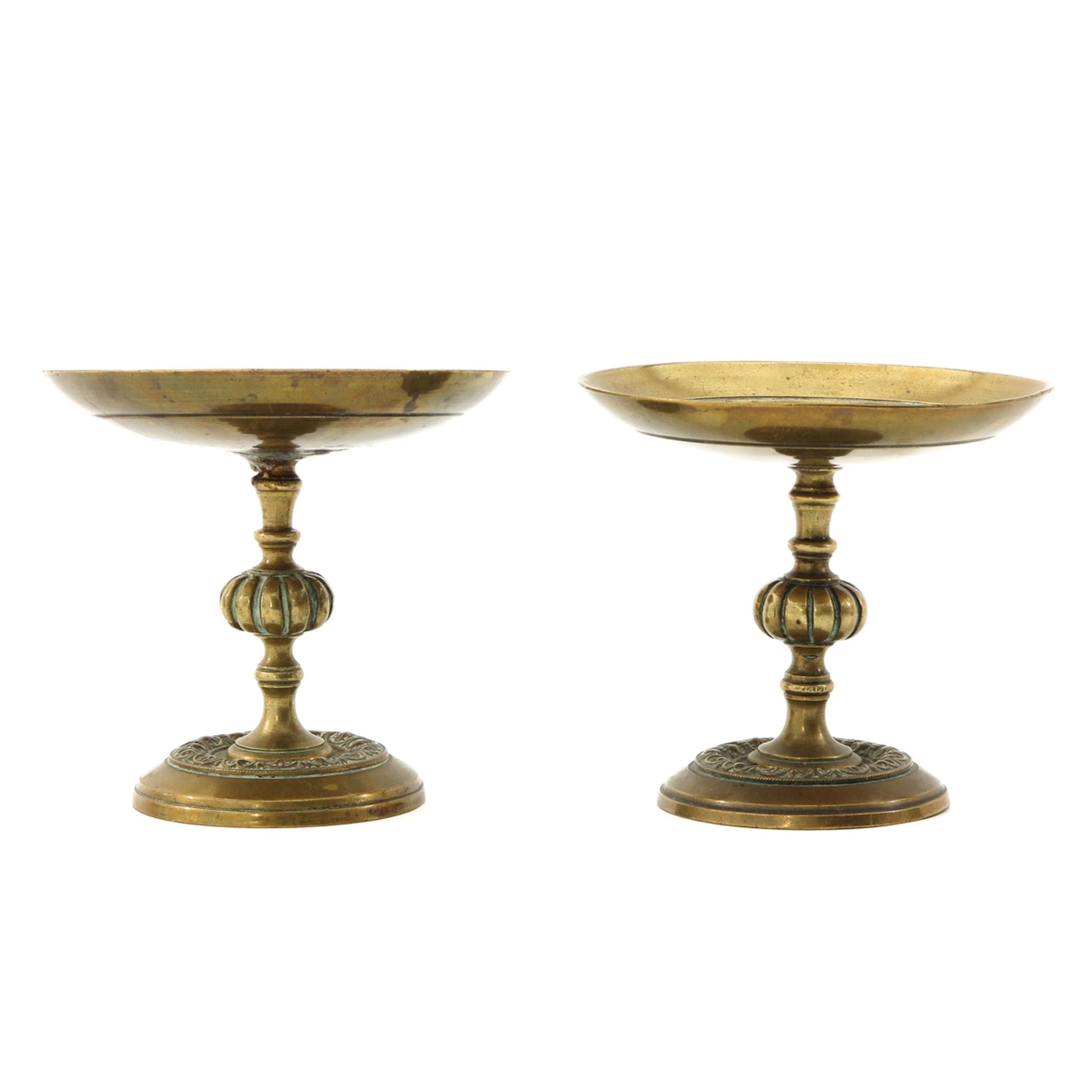 A Pair of 19th Century Brass Tazzas - Bild 2 aus 10