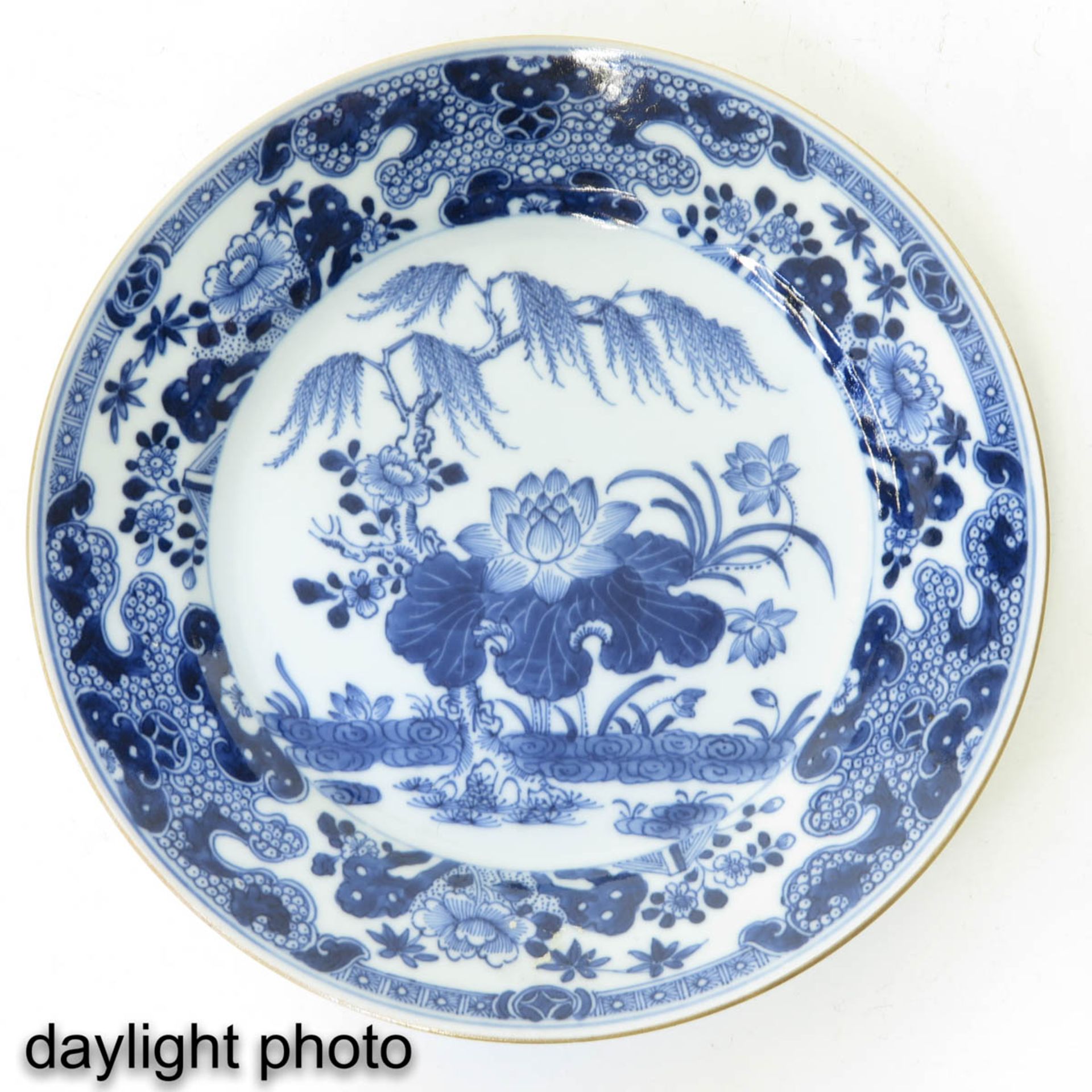 A Collection of 6 Blue and White Plates - Bild 9 aus 10