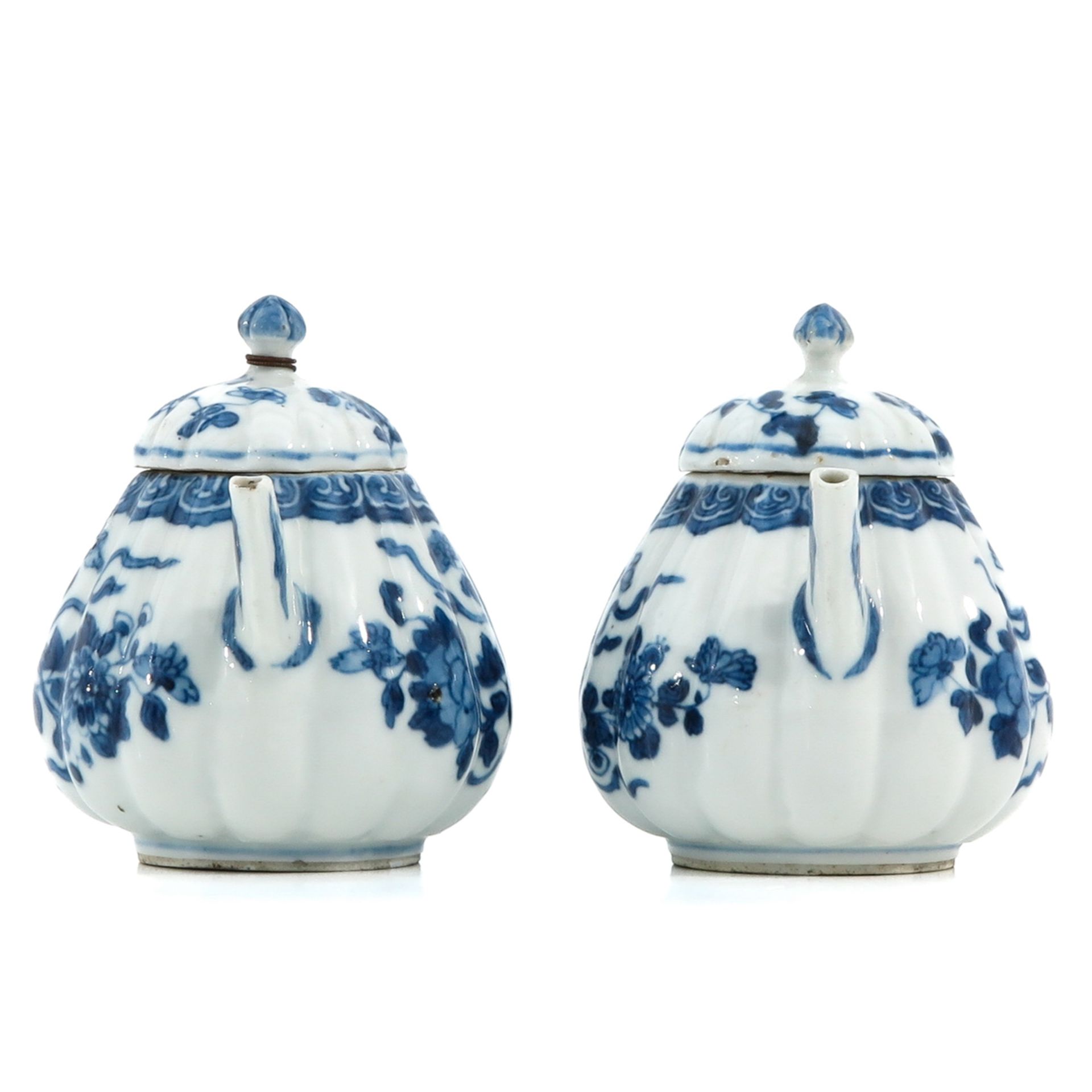 A Pair of Blue and White Teapots - Image 4 of 9