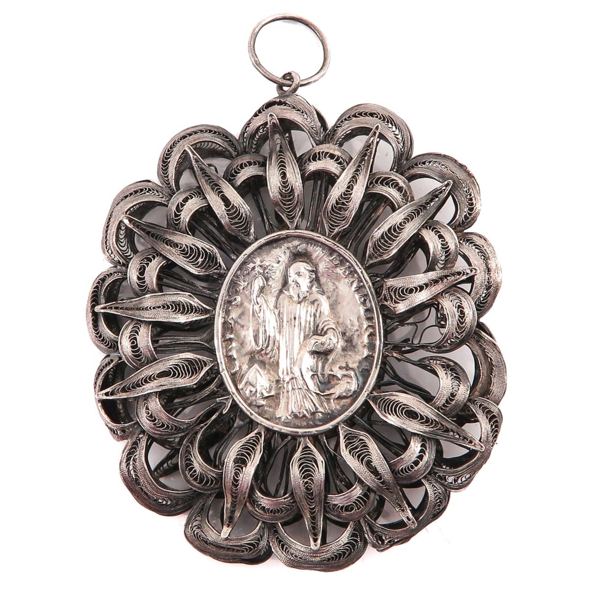 A Lot of 2 Silver Religious Medallions - Image 3 of 6