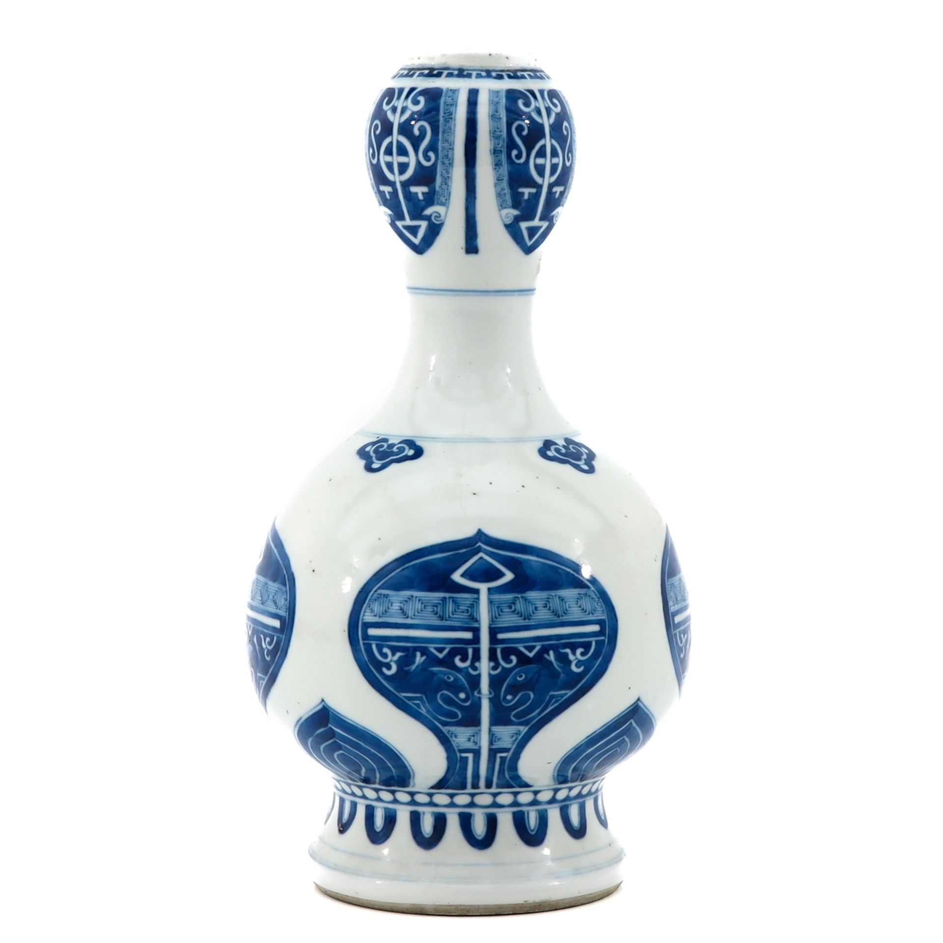 A Blue and White Garlic Mouth Vase - Bild 4 aus 10