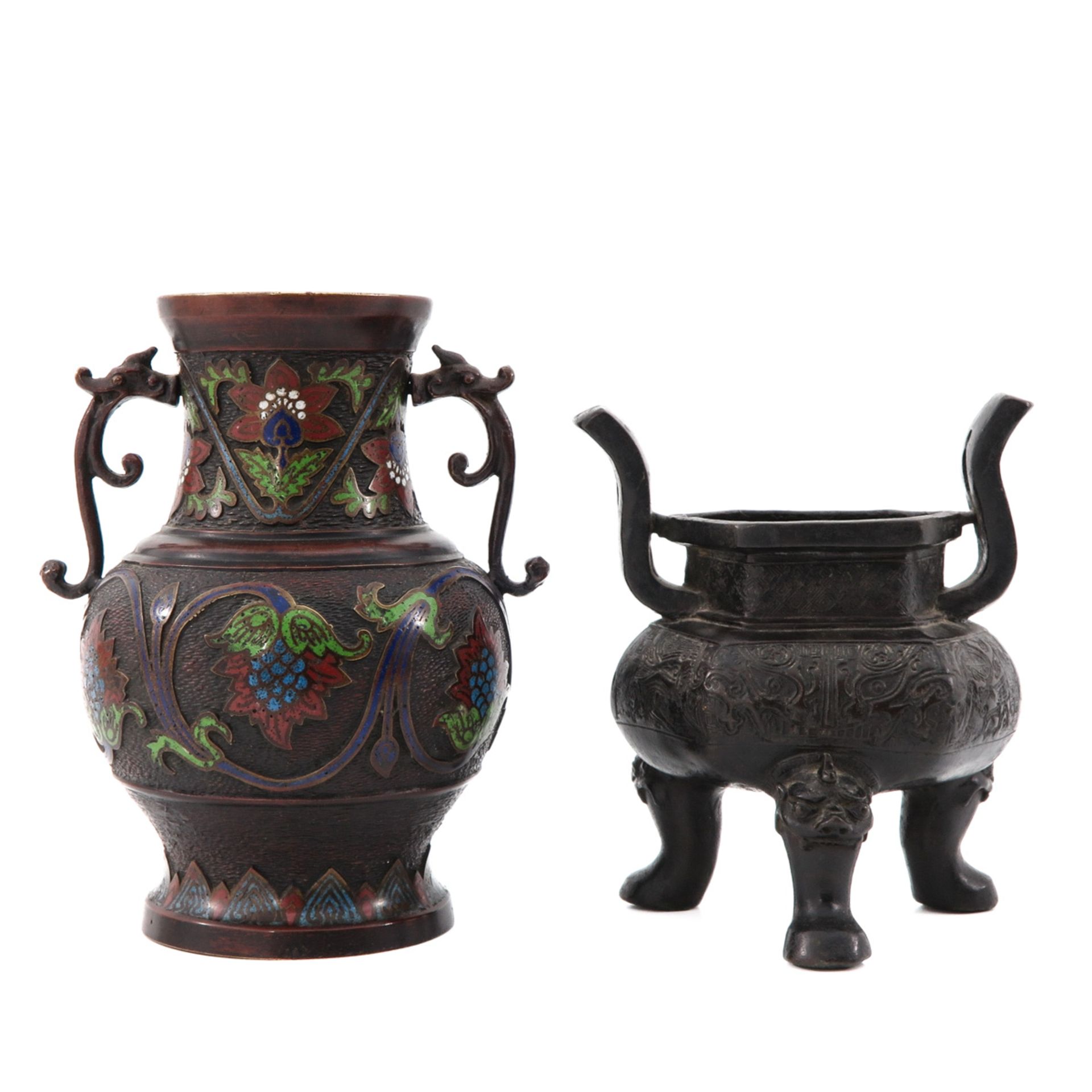 A Bronze Censer and Cloisonne Vase - Bild 3 aus 10