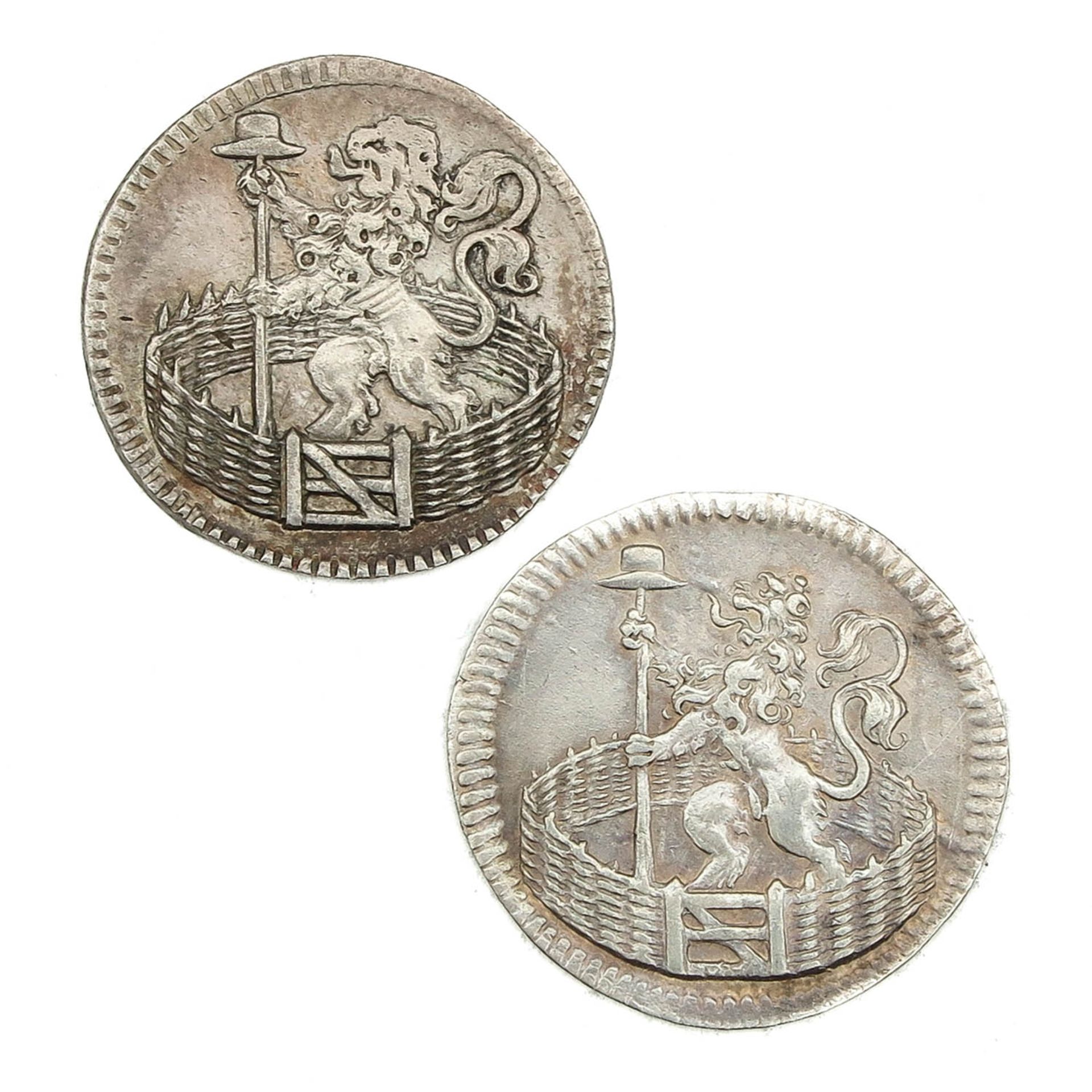 A Collection of 6 Coins - Image 6 of 8
