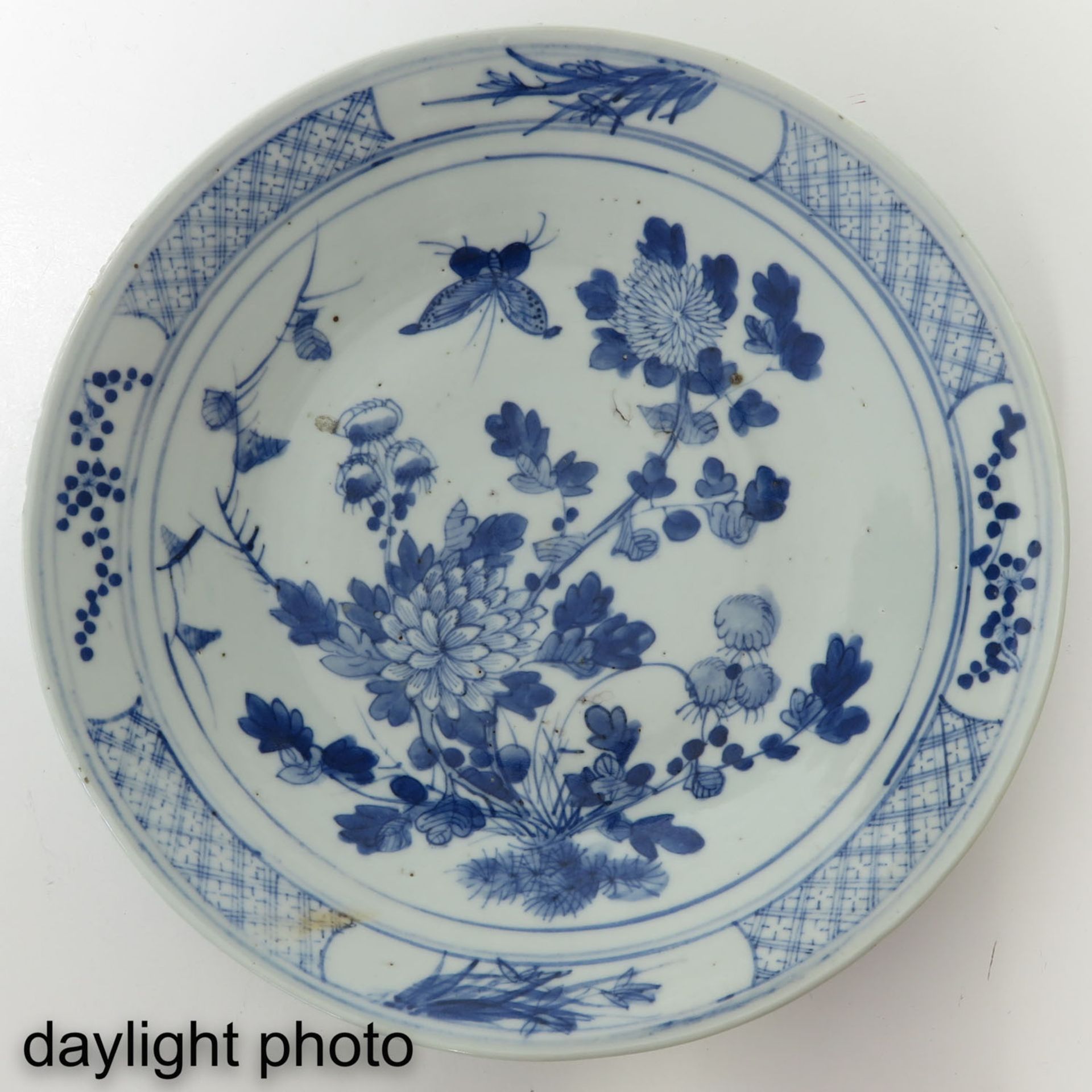 A Blue and White Plate - Image 3 of 5