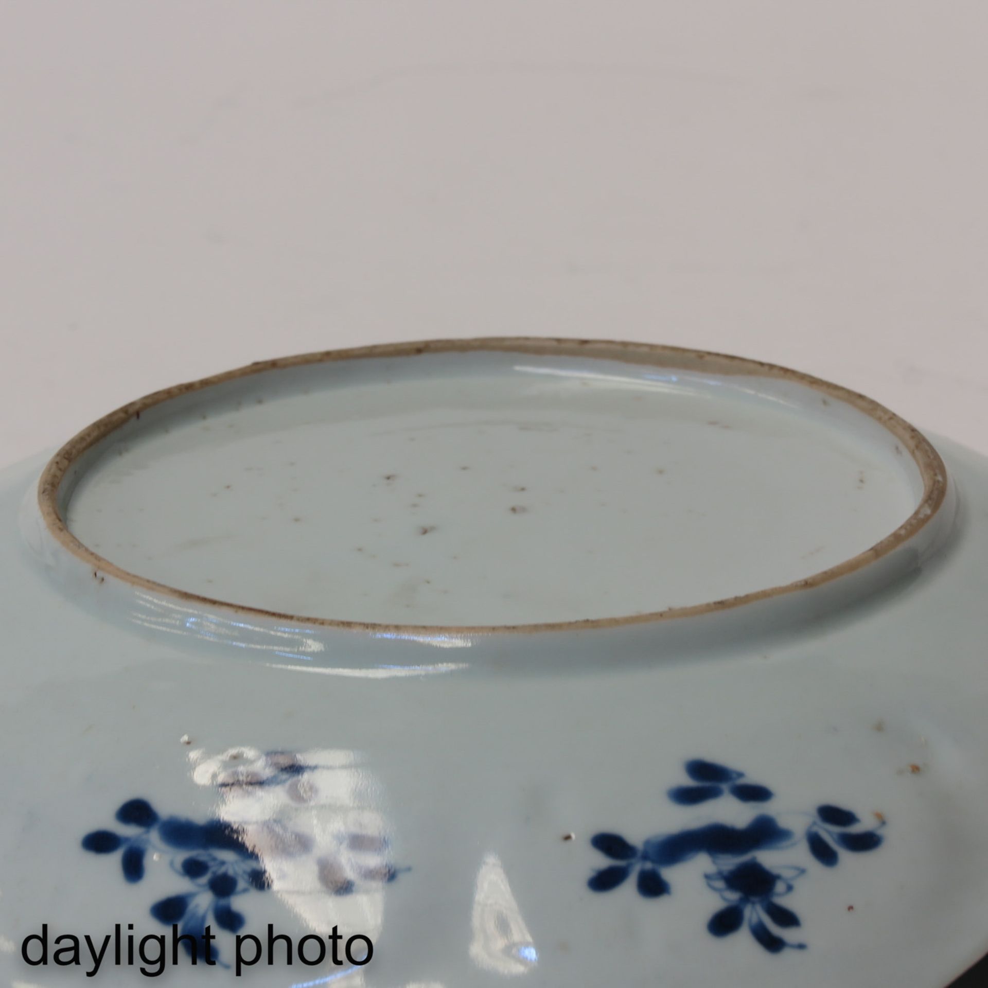 A Blue and White Plate - Bild 5 aus 6