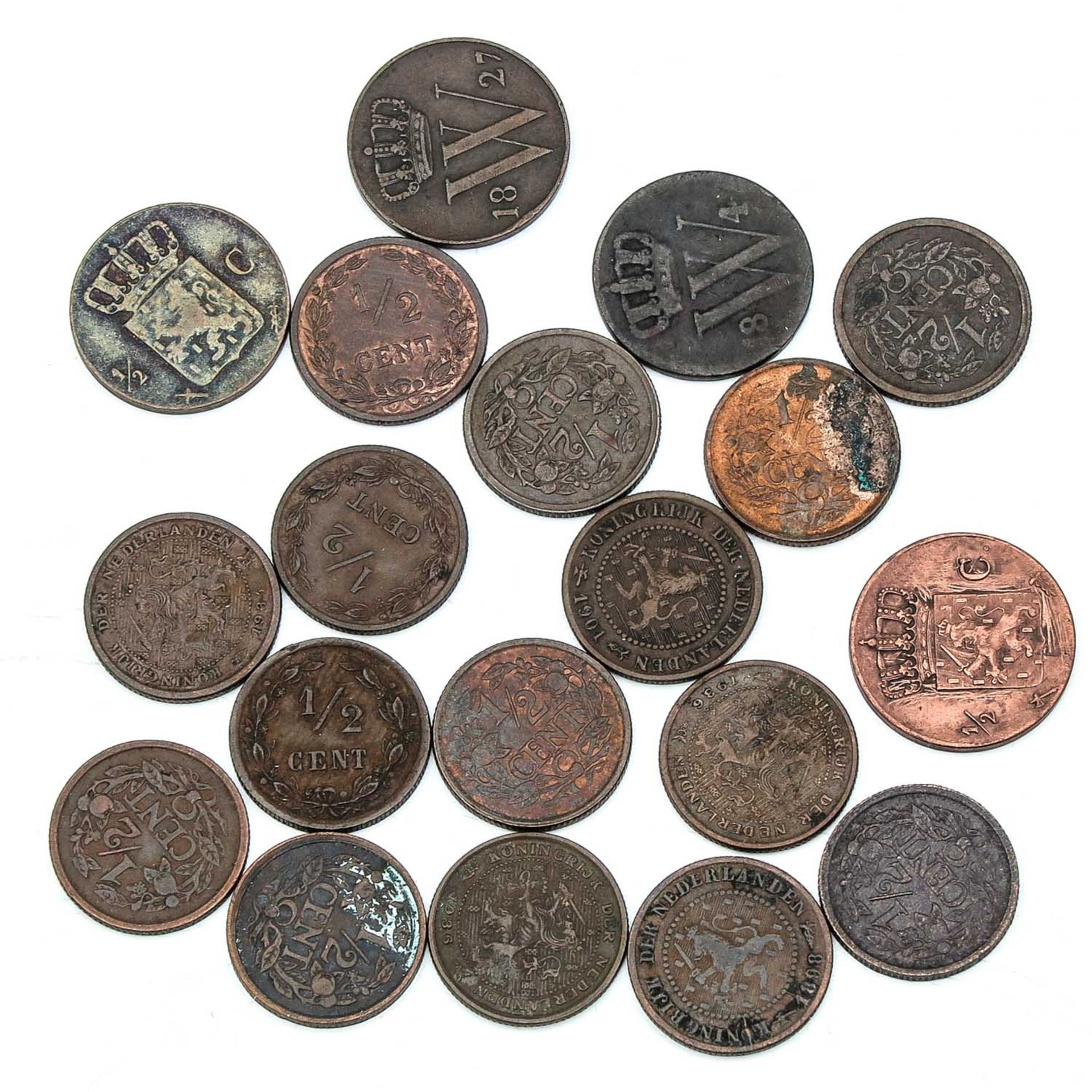 A Collection of over 130 Coins - Bild 3 aus 10