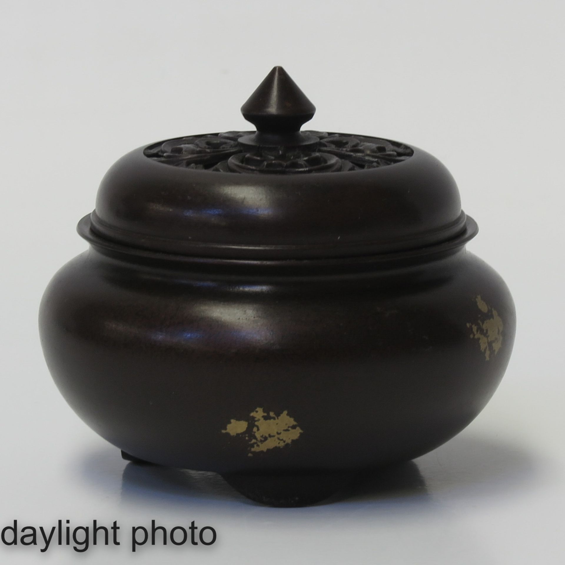 A Bronze Censer with Cover - Image 7 of 10