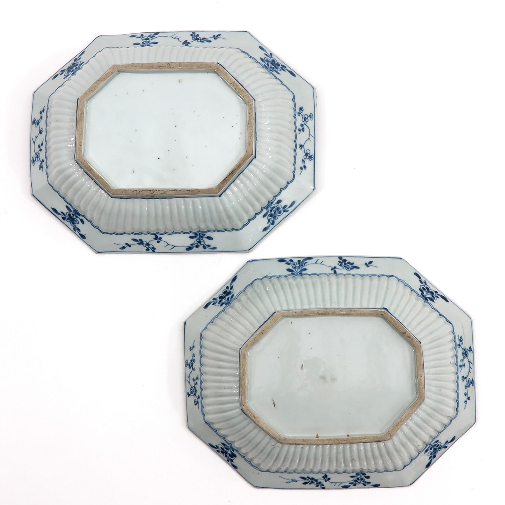 A Pair of Blue and White Serving Bowls - Bild 6 aus 9