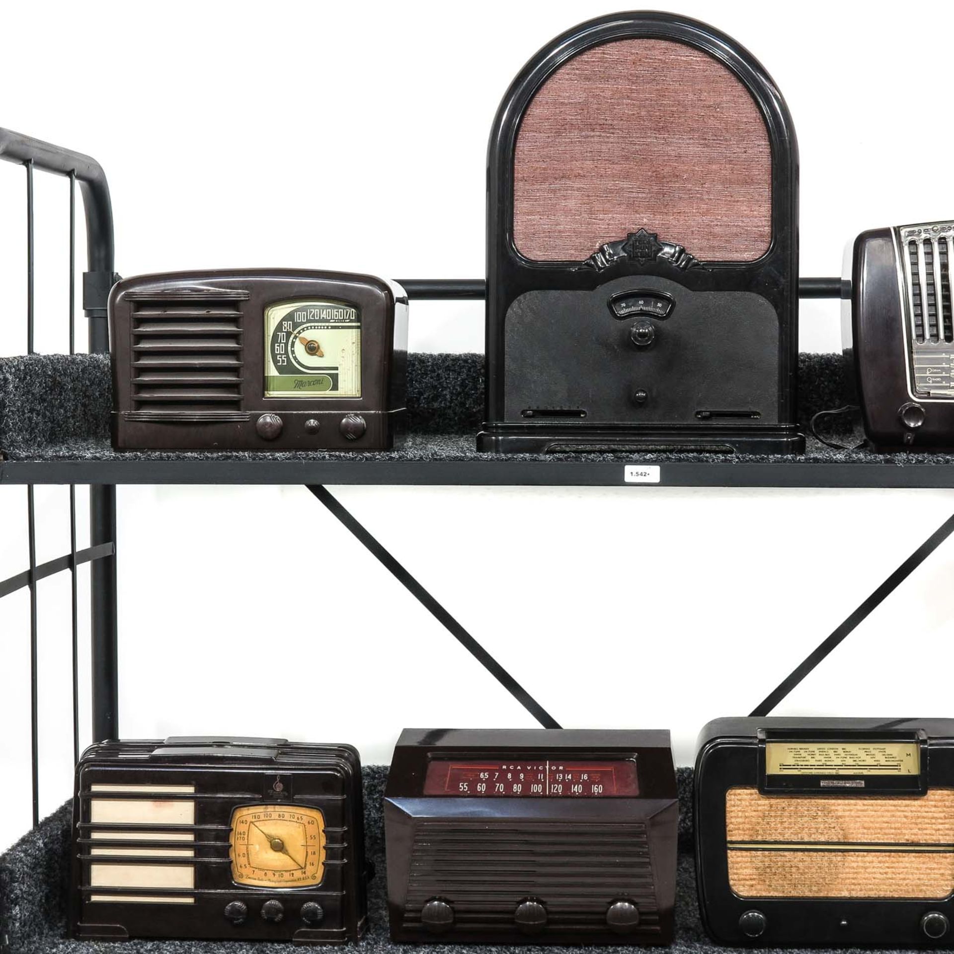 A Collection of 11 Vintage Radios - Bild 2 aus 6