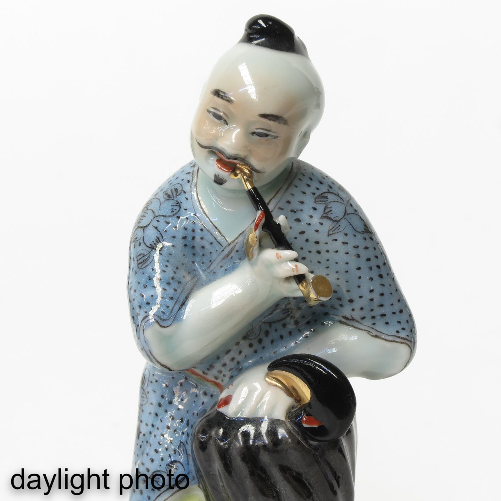 A Collection of 8 Chinese Sculptures - Bild 10 aus 10