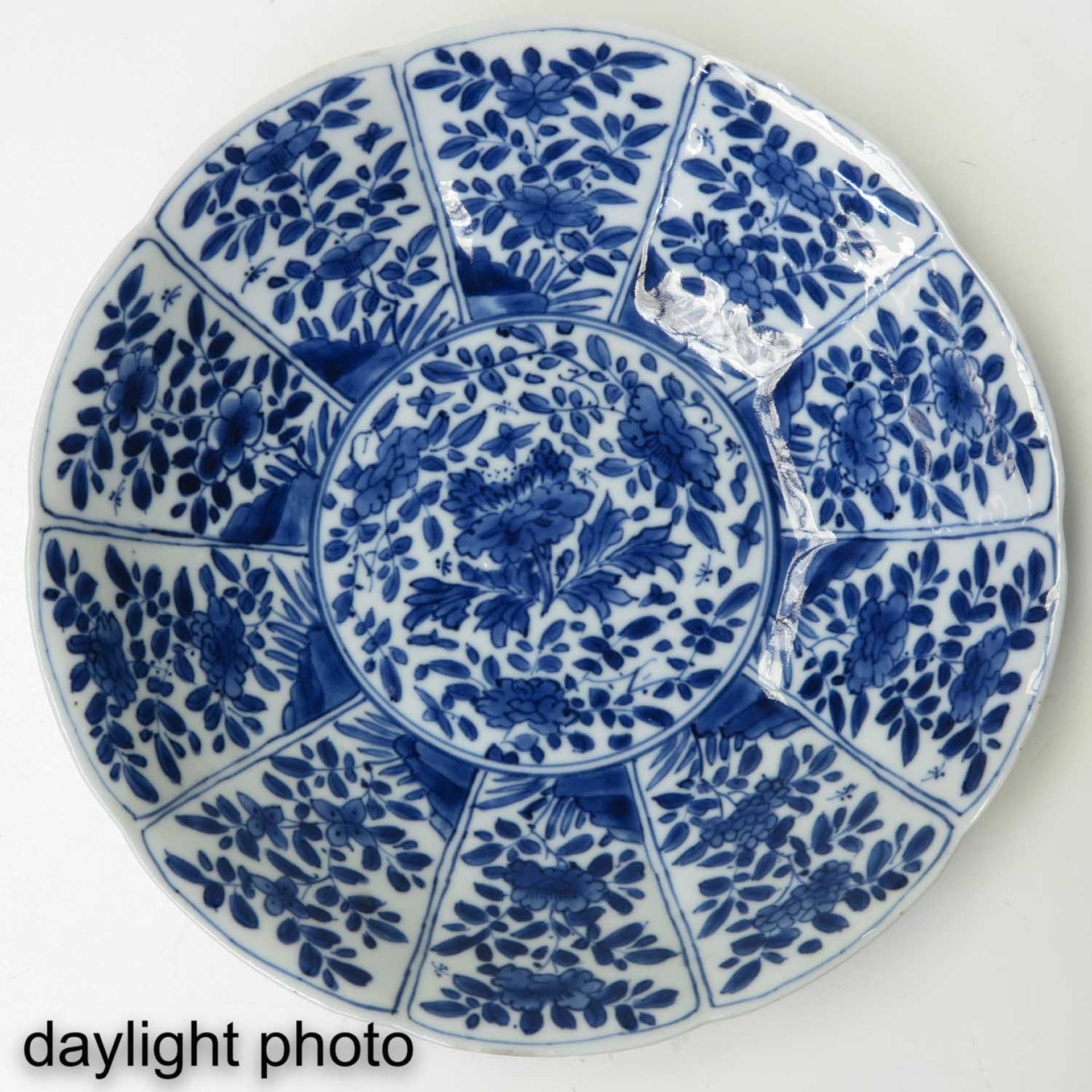 A Pair of Blue and White Plates - Bild 7 aus 10