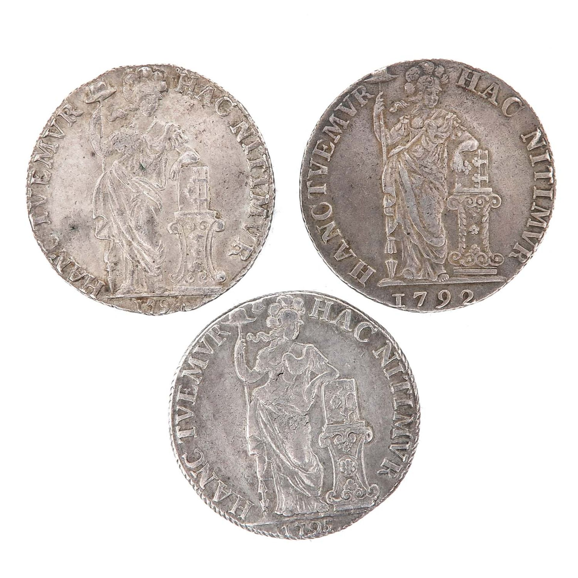 A Collection of 7 Coins - Image 4 of 8