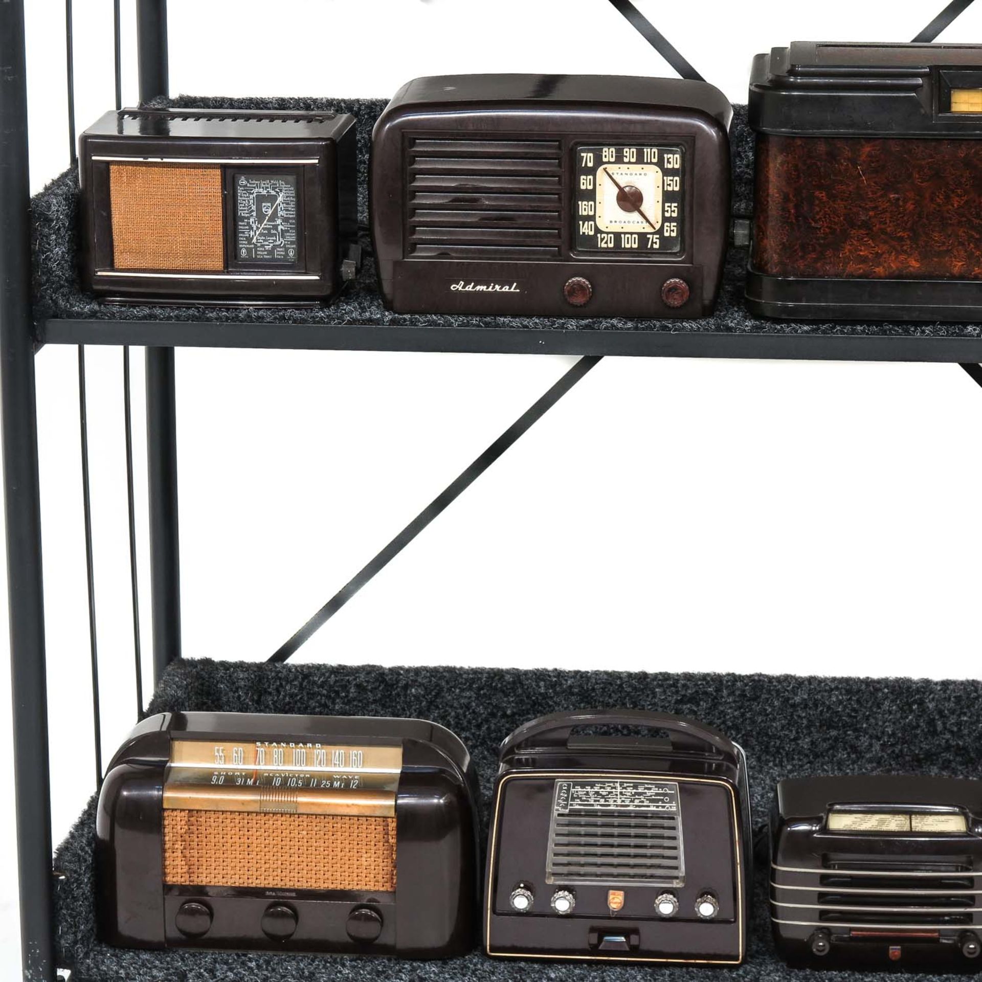 A Collection of 11 Vintage Radios - Bild 5 aus 6