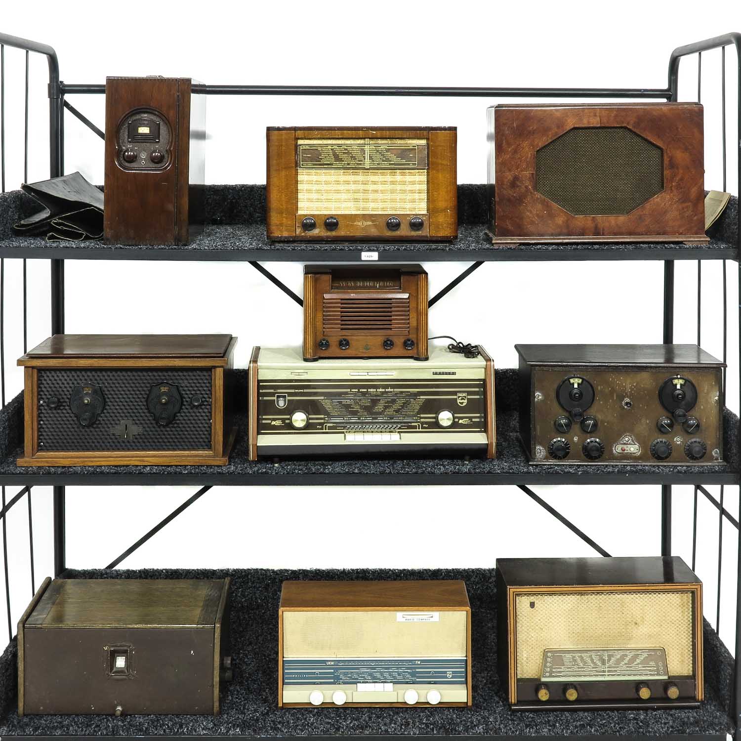 A Collection of 21 Vintage Radios - Image 3 of 4