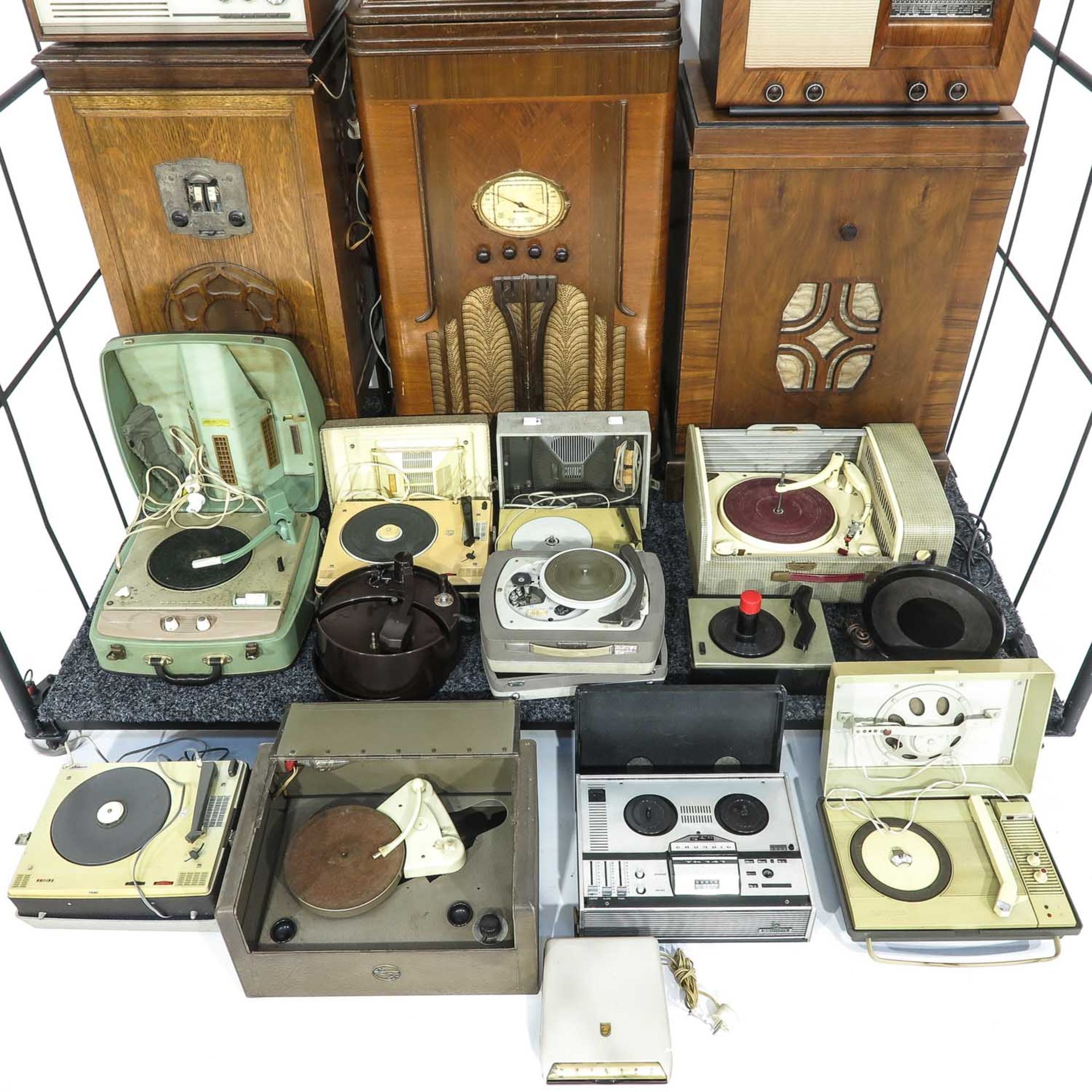 A Collection of 20 Vintage Turntables - Bild 3 aus 3