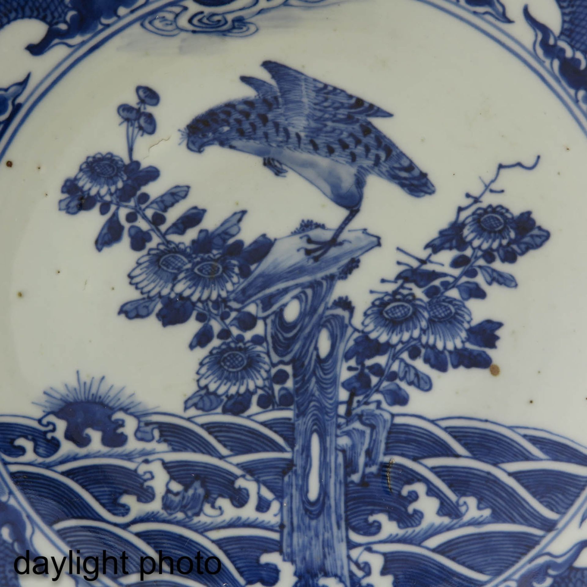 A Lot of 2 Blue and White Plates - Image 9 of 10