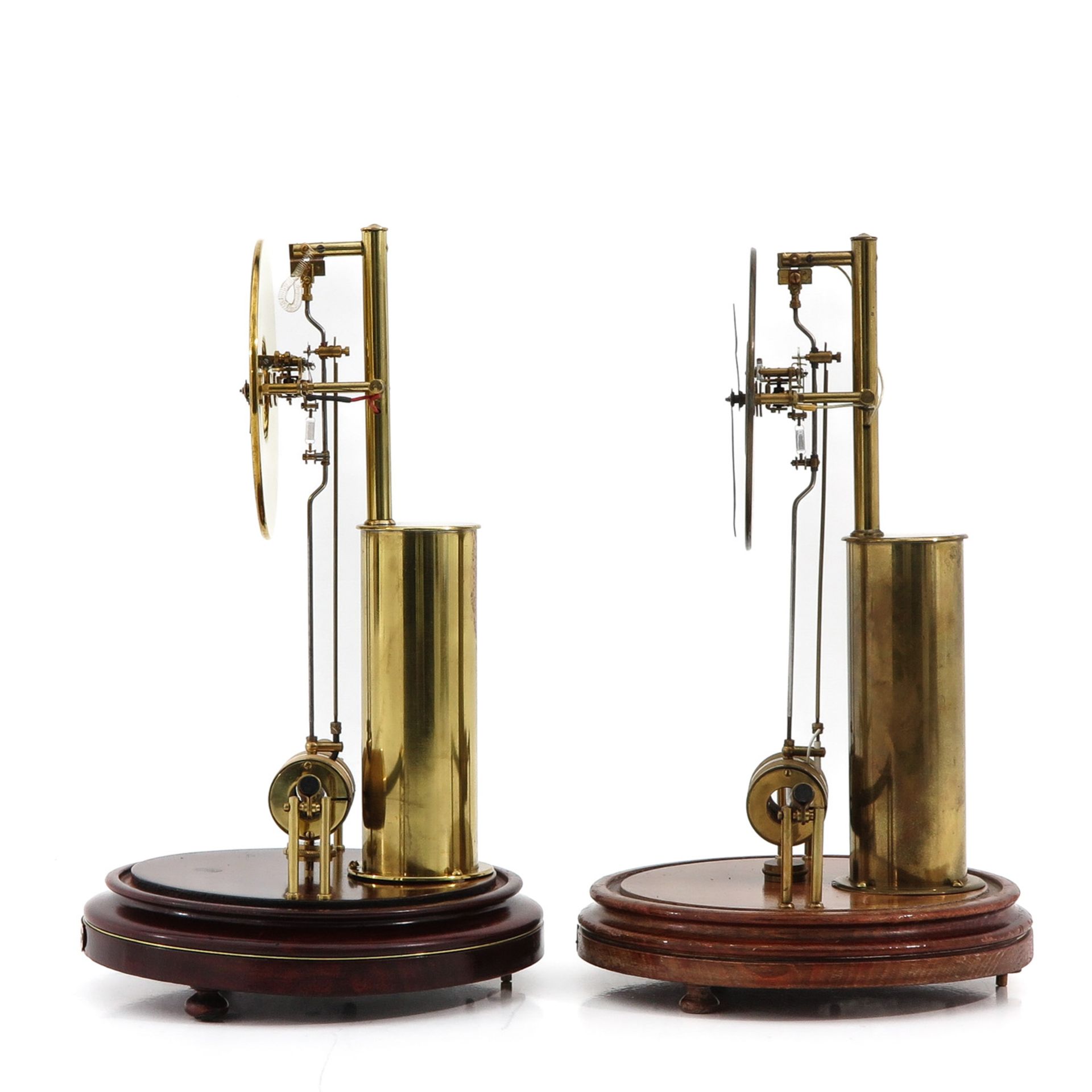 A Lot of 2 Electric Clocks Under Glass Domes - Bild 2 aus 7