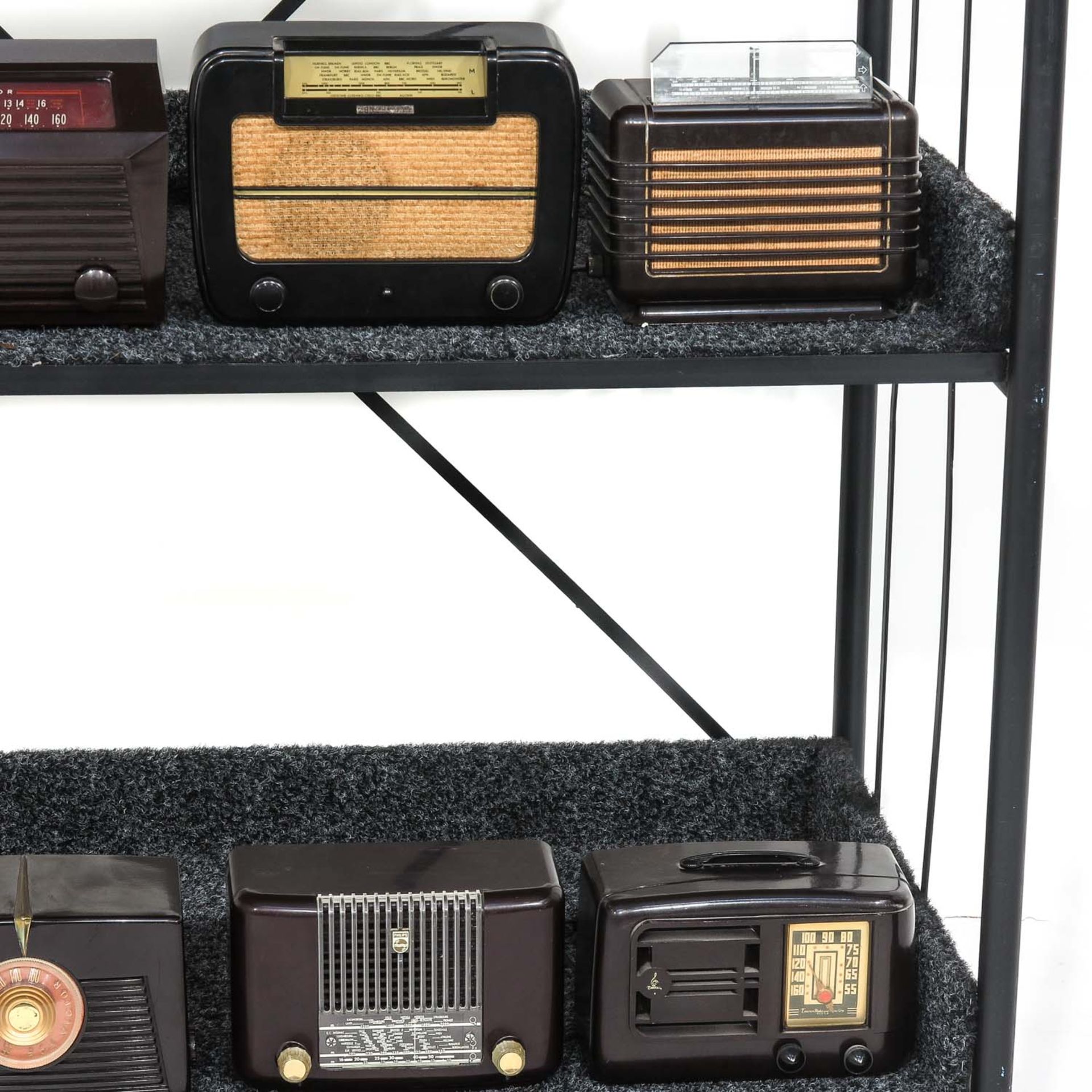 A Collection of 11 Vintage Radios - Bild 4 aus 6