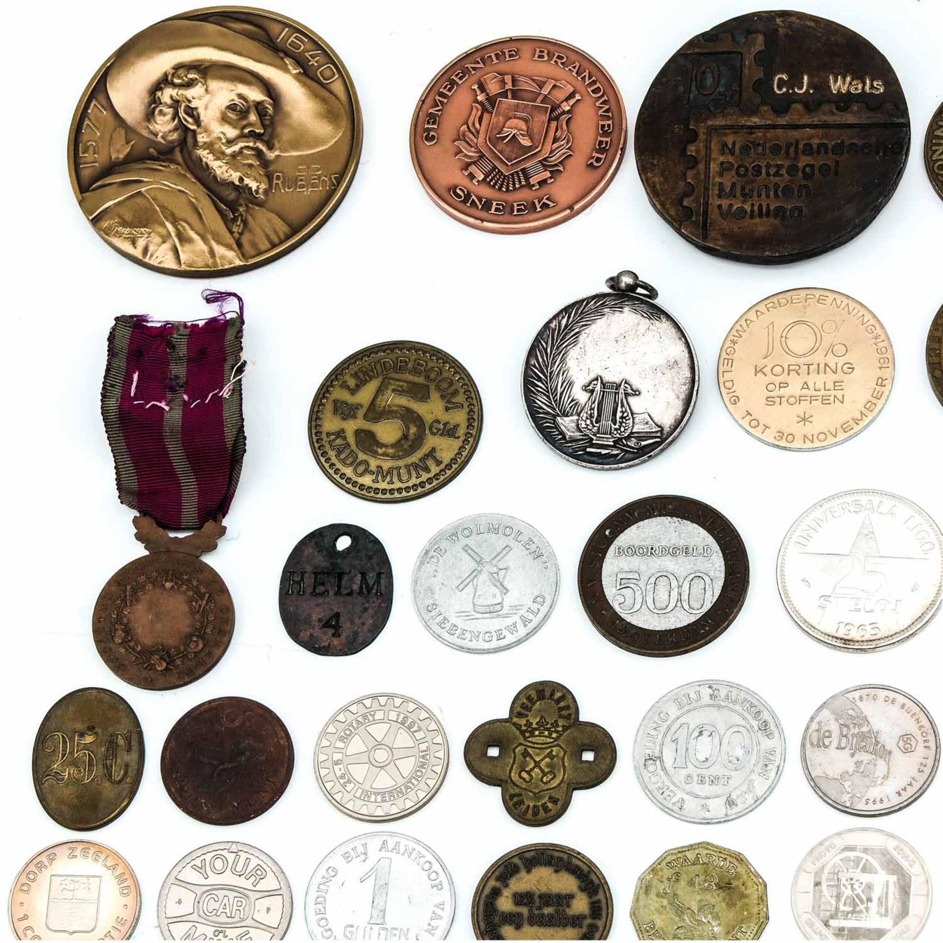 A Collection of Tokens and Medalions - Bild 2 aus 10