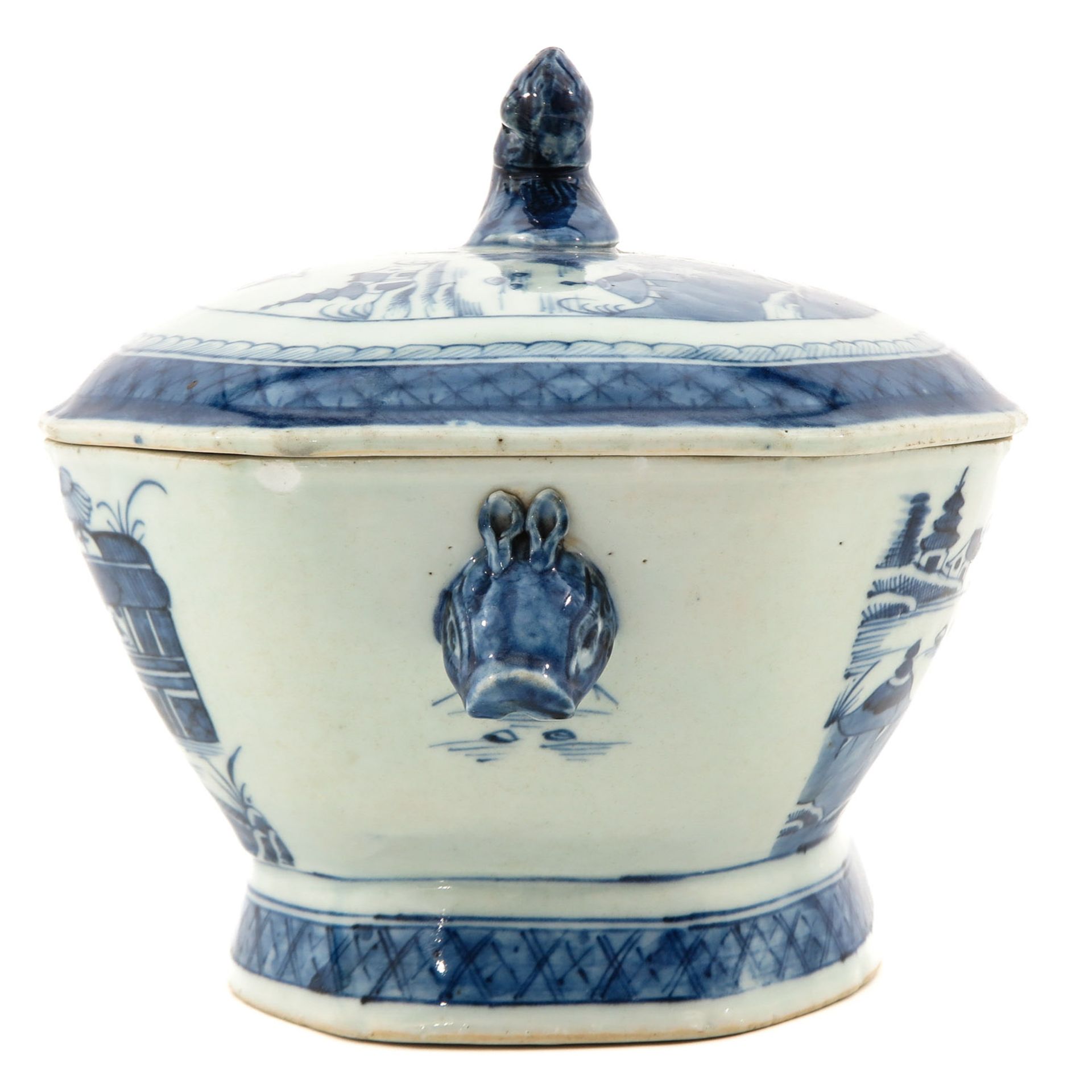 A Blue and White Tureen - Image 4 of 9