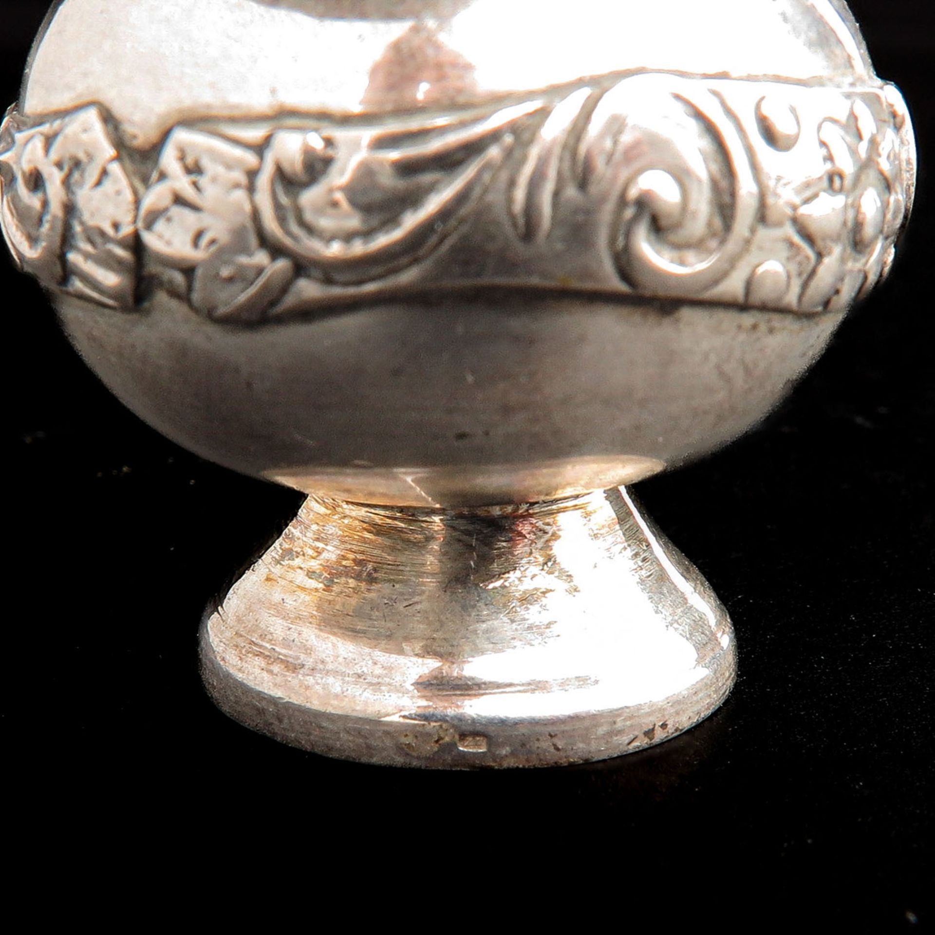 A Silver Miniature Jug - Image 7 of 7