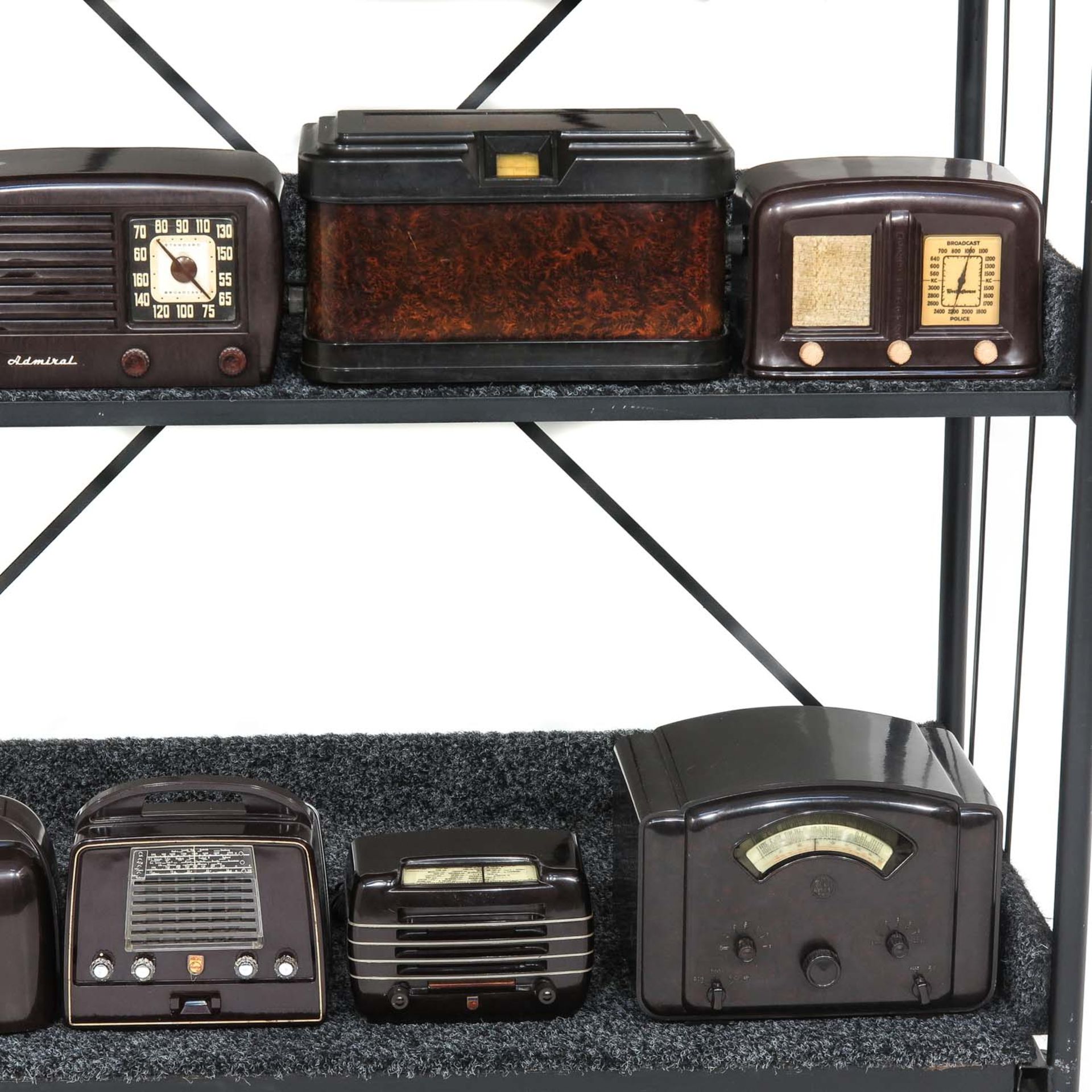 A Collection of 11 Vintage Radios - Bild 4 aus 6