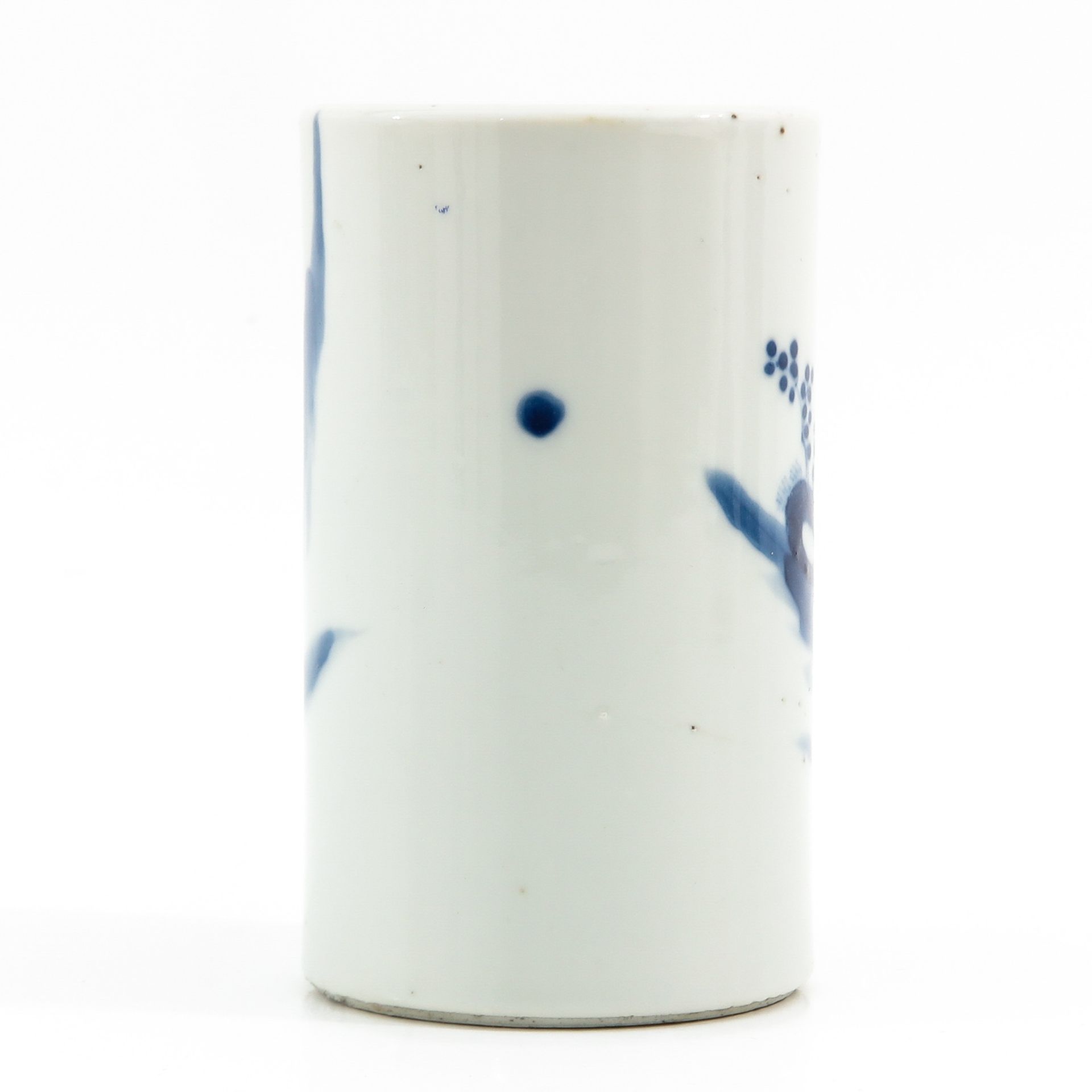A Small Blue and White Brush Pot - Image 3 of 9