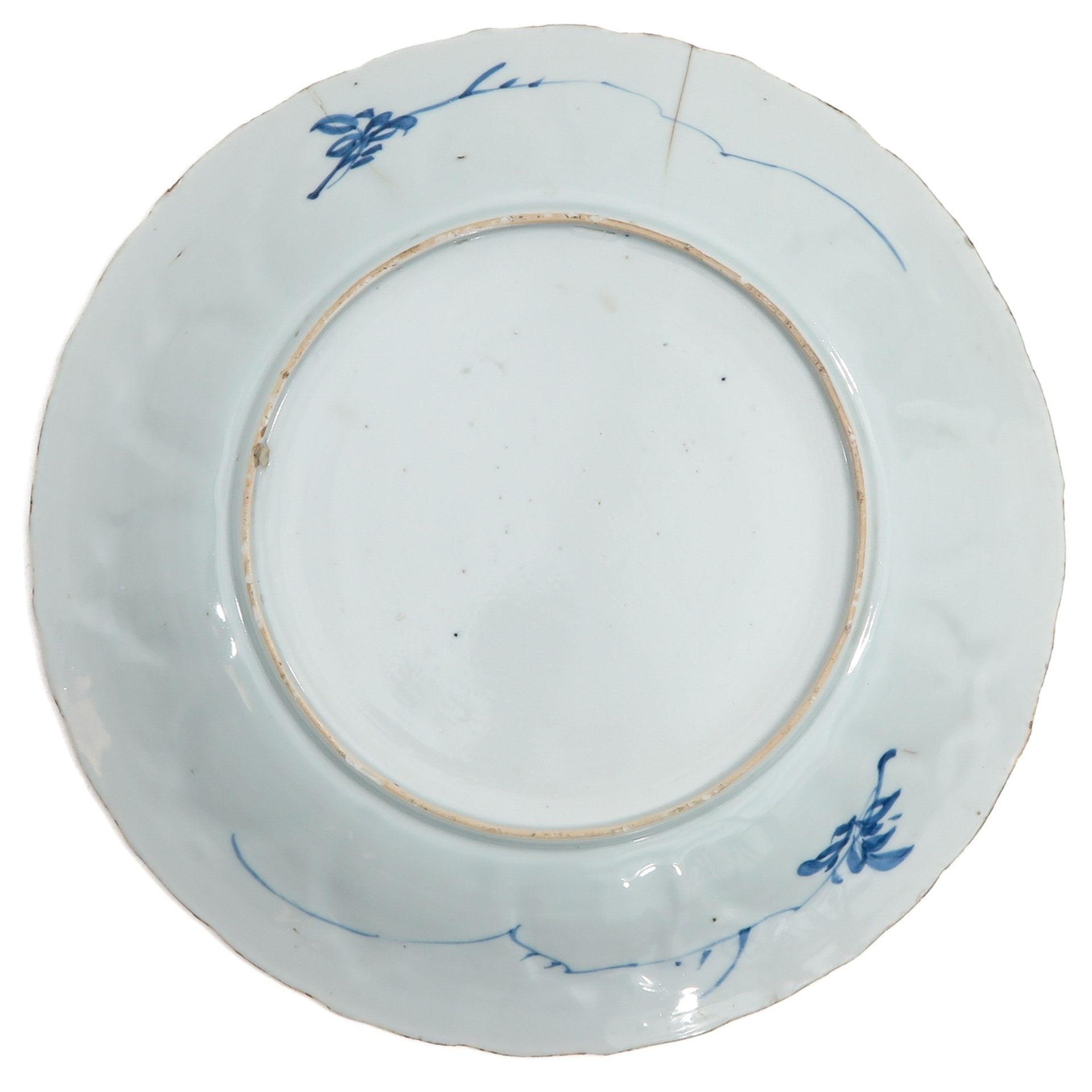 A Collection of 3 Blue and White Plates - Image 8 of 10