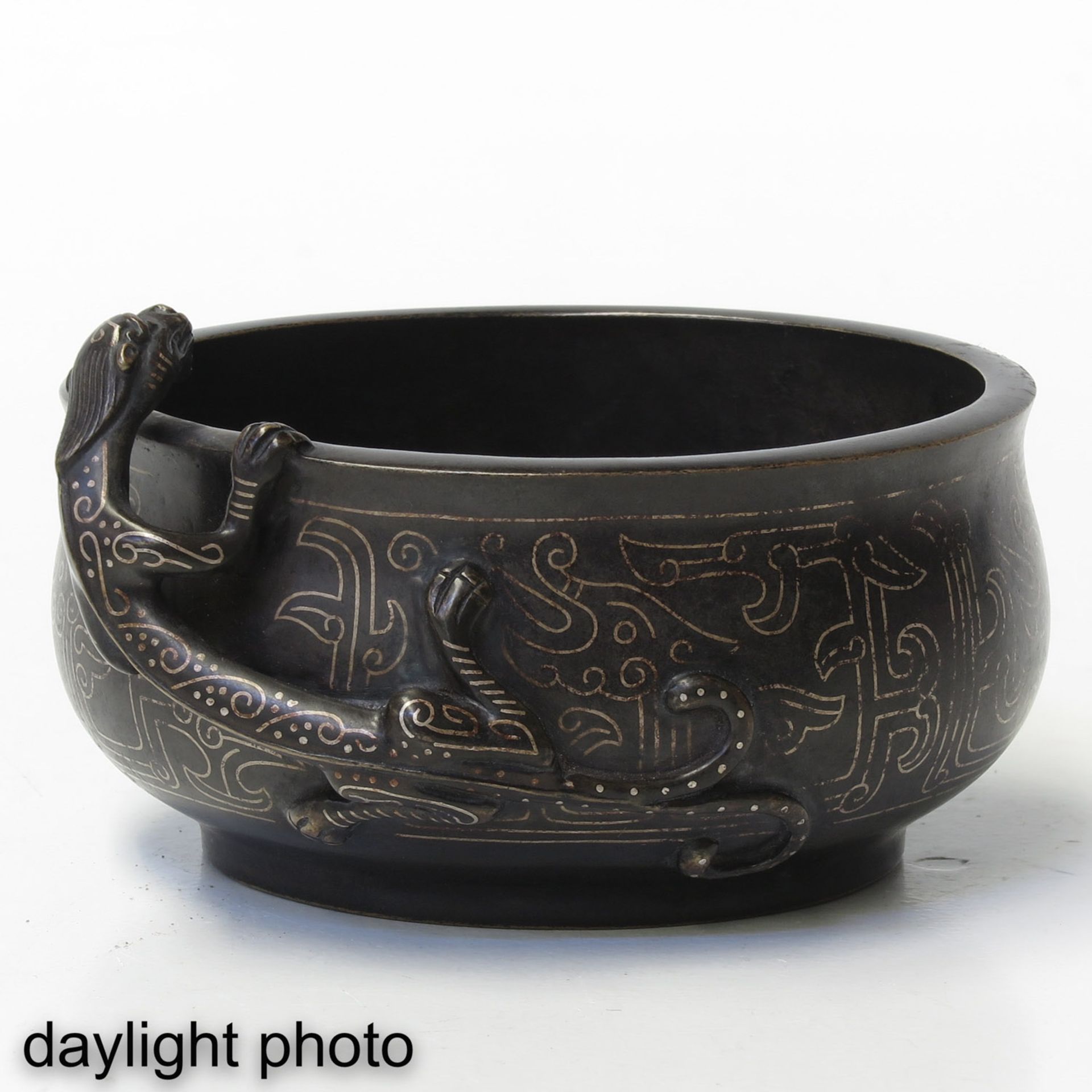 A Bronze Censer - Image 7 of 10