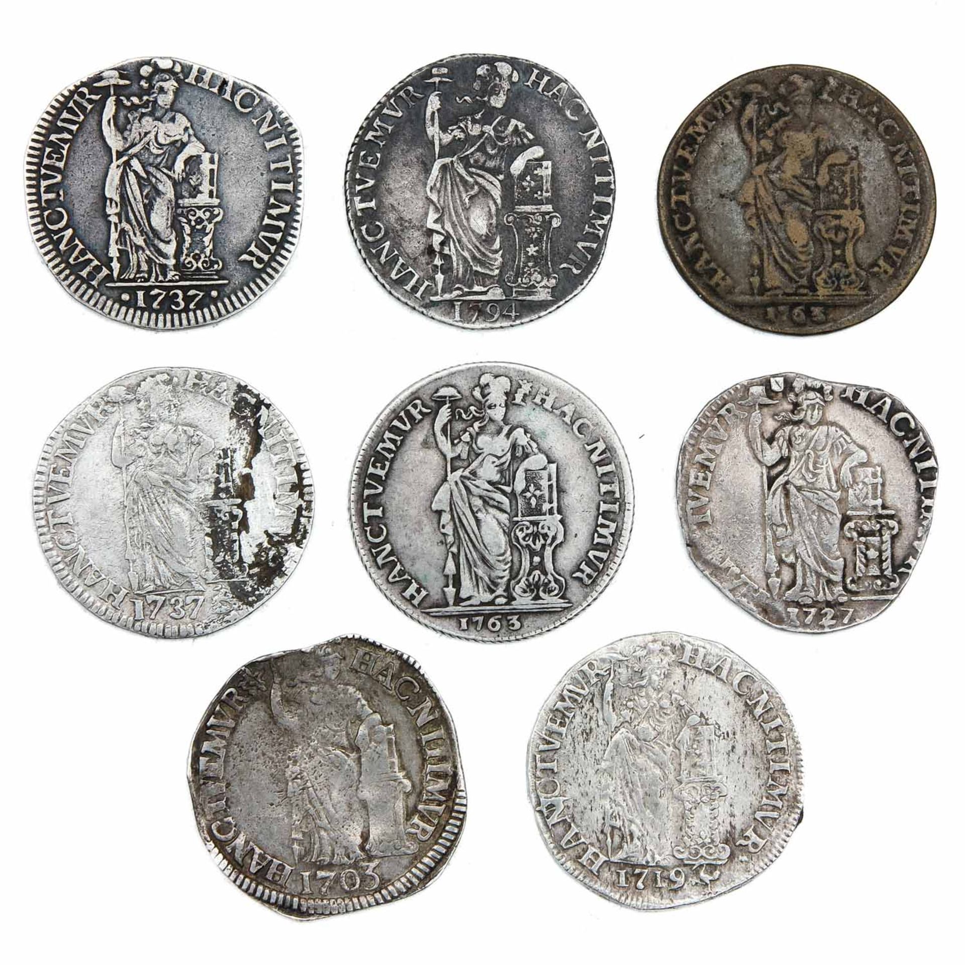 A Collection of over 30 Coins - Image 3 of 10