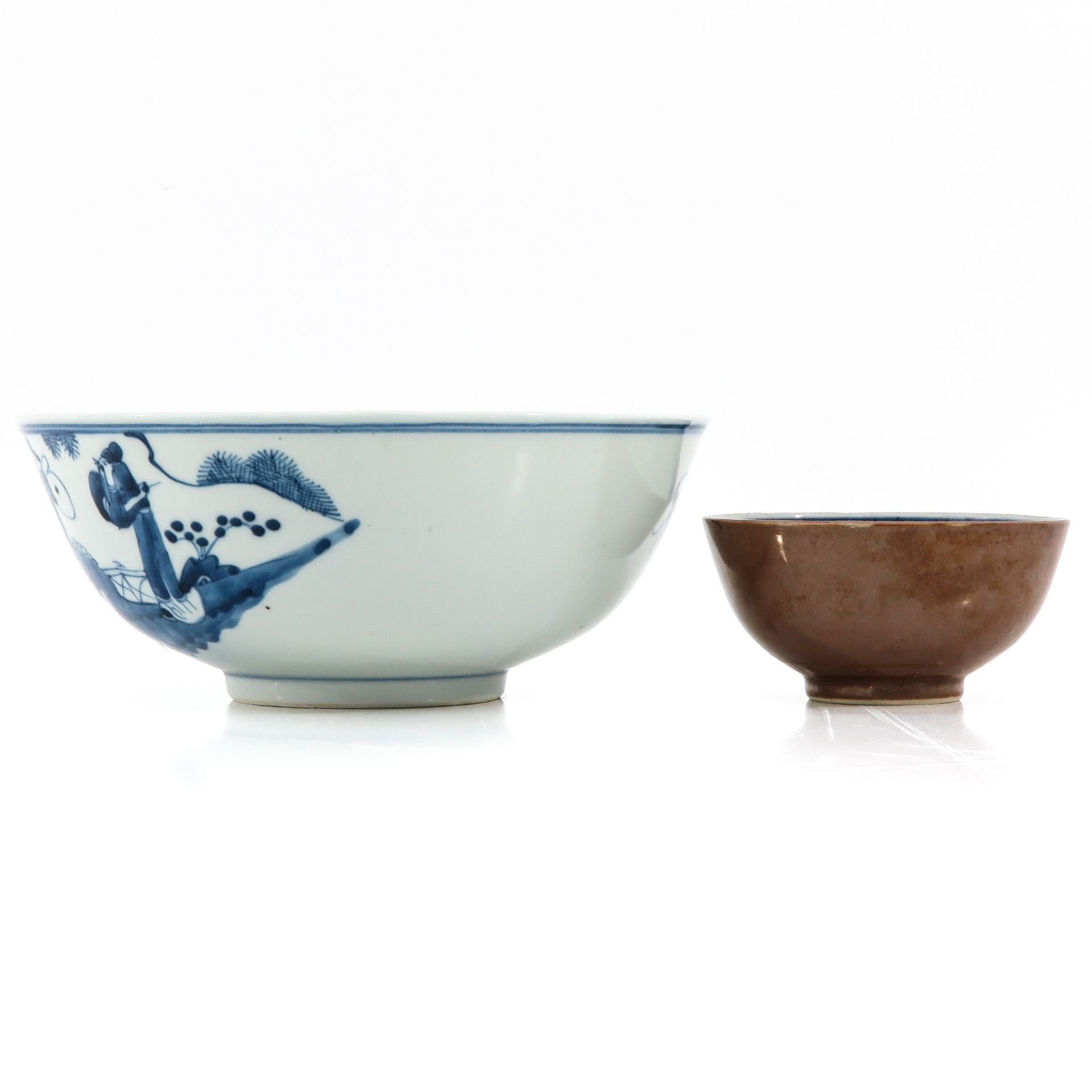 A Lot of 2 Blue and White Bowls - Image 2 of 9