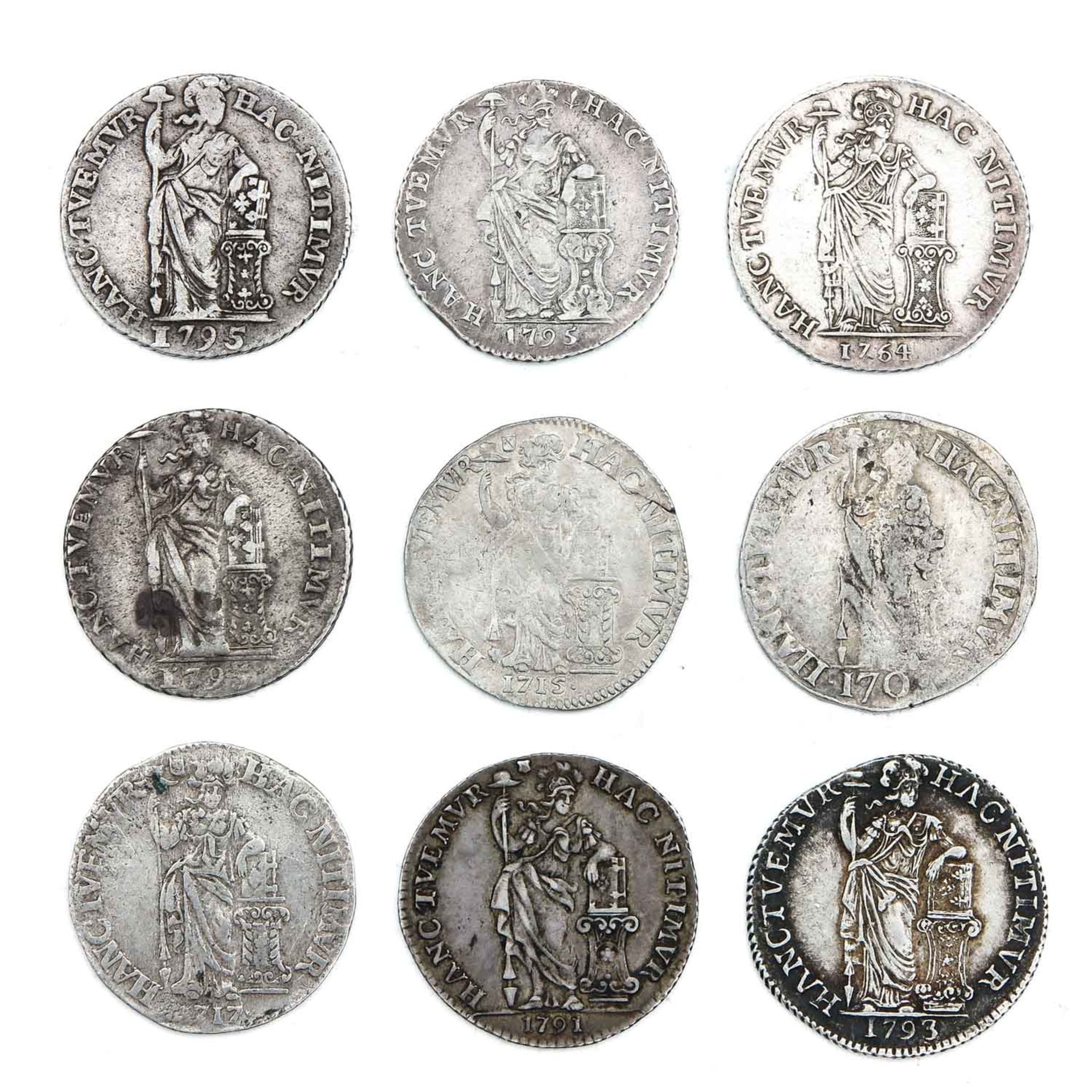 A Collection of over 30 Coins - Bild 3 aus 10