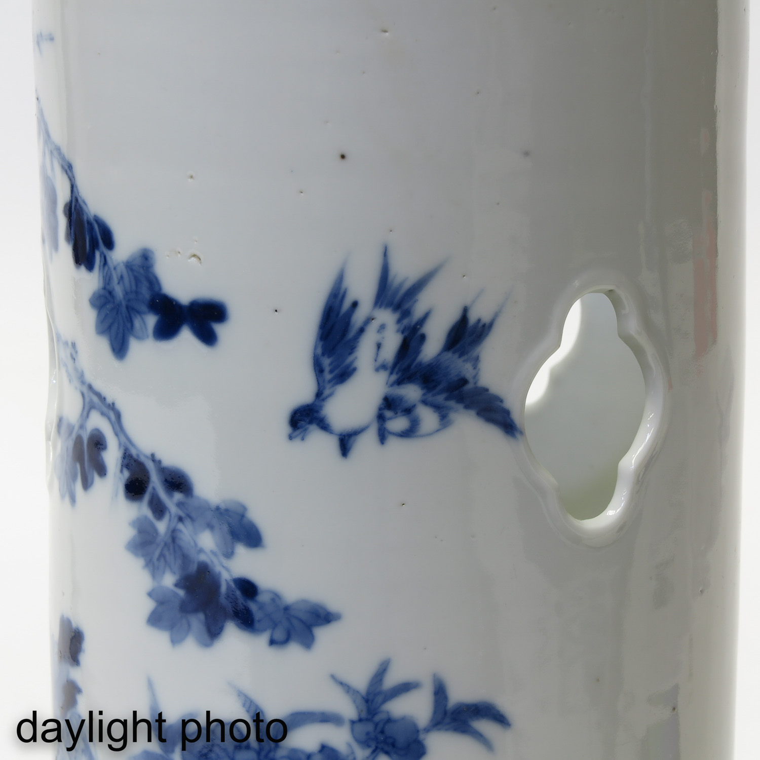 A Blue and White Hat Vase - Image 9 of 9