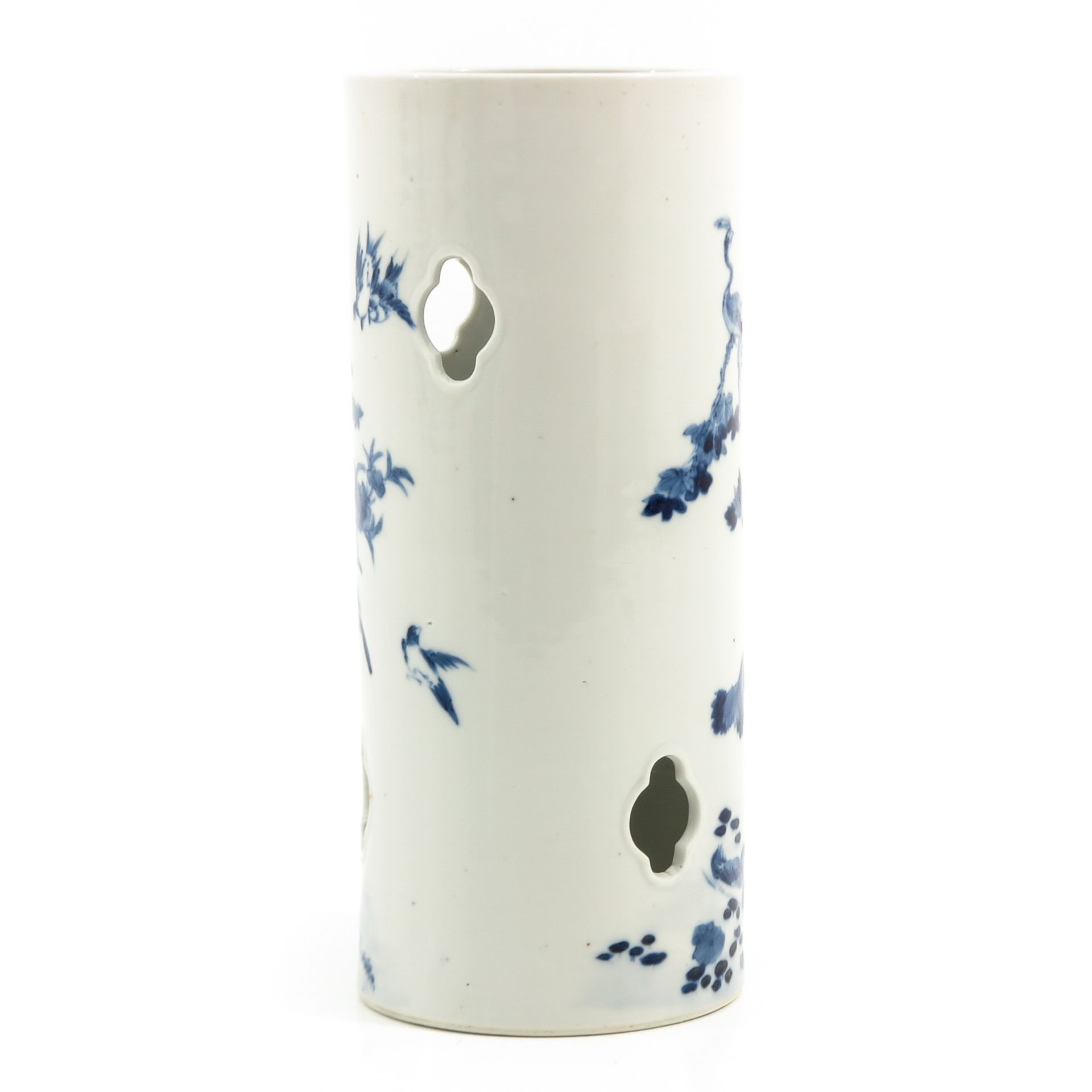 A Blue and White Hat Vase - Image 3 of 9