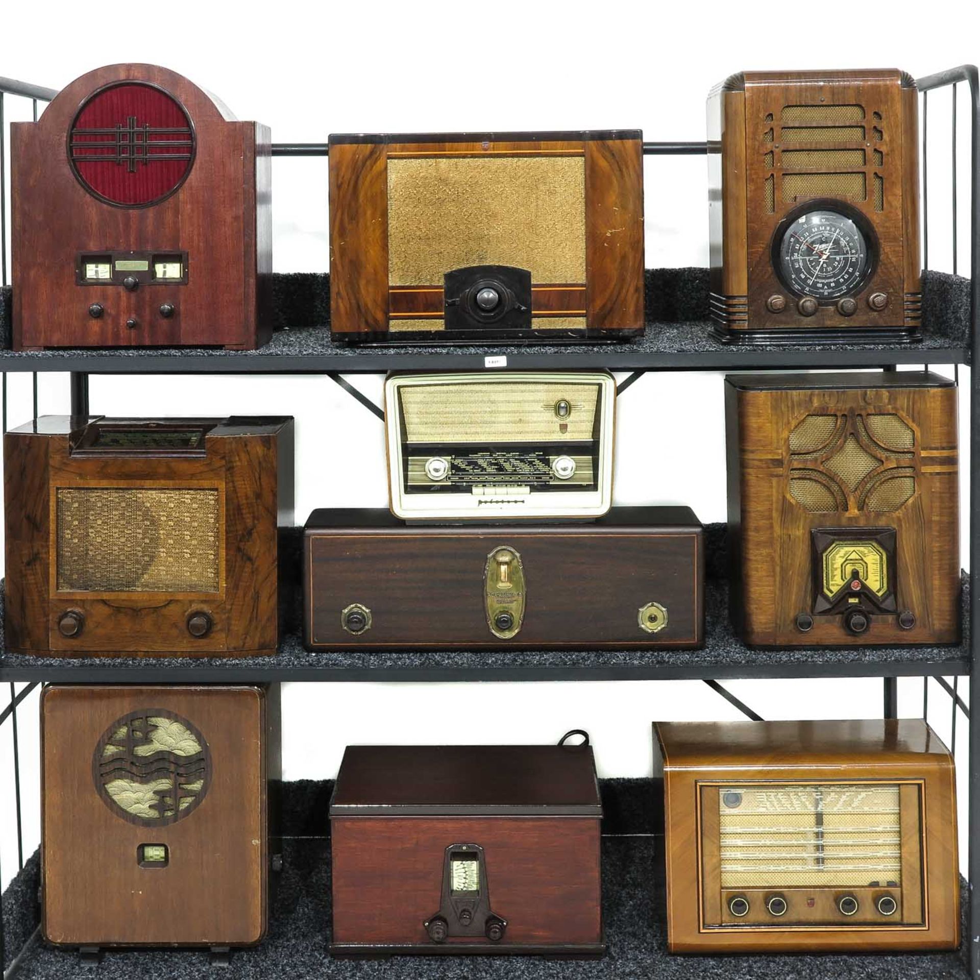A Collection of 21 Vintage Radios - Bild 3 aus 4