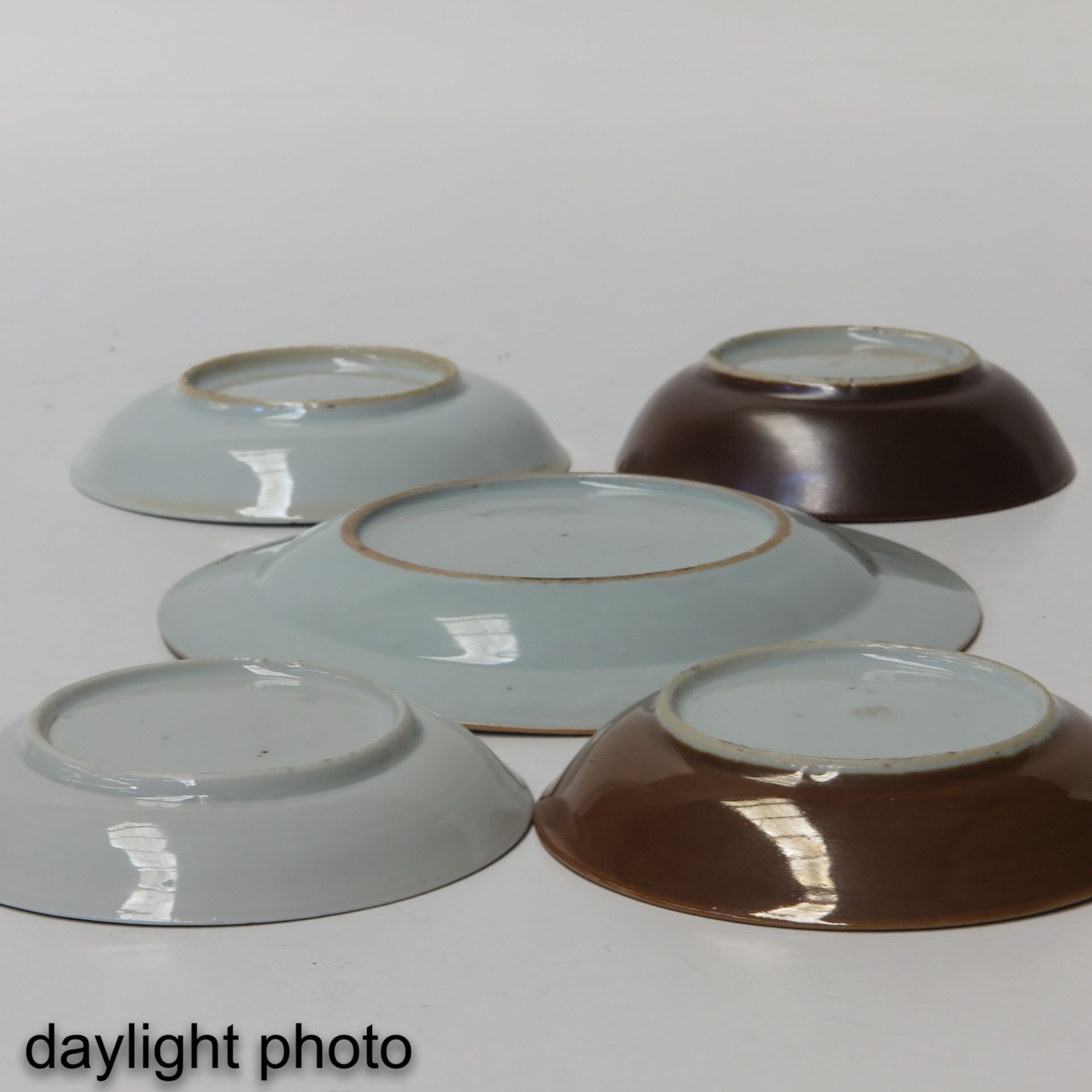 A Collection of 8 Small Plates - Image 10 of 10