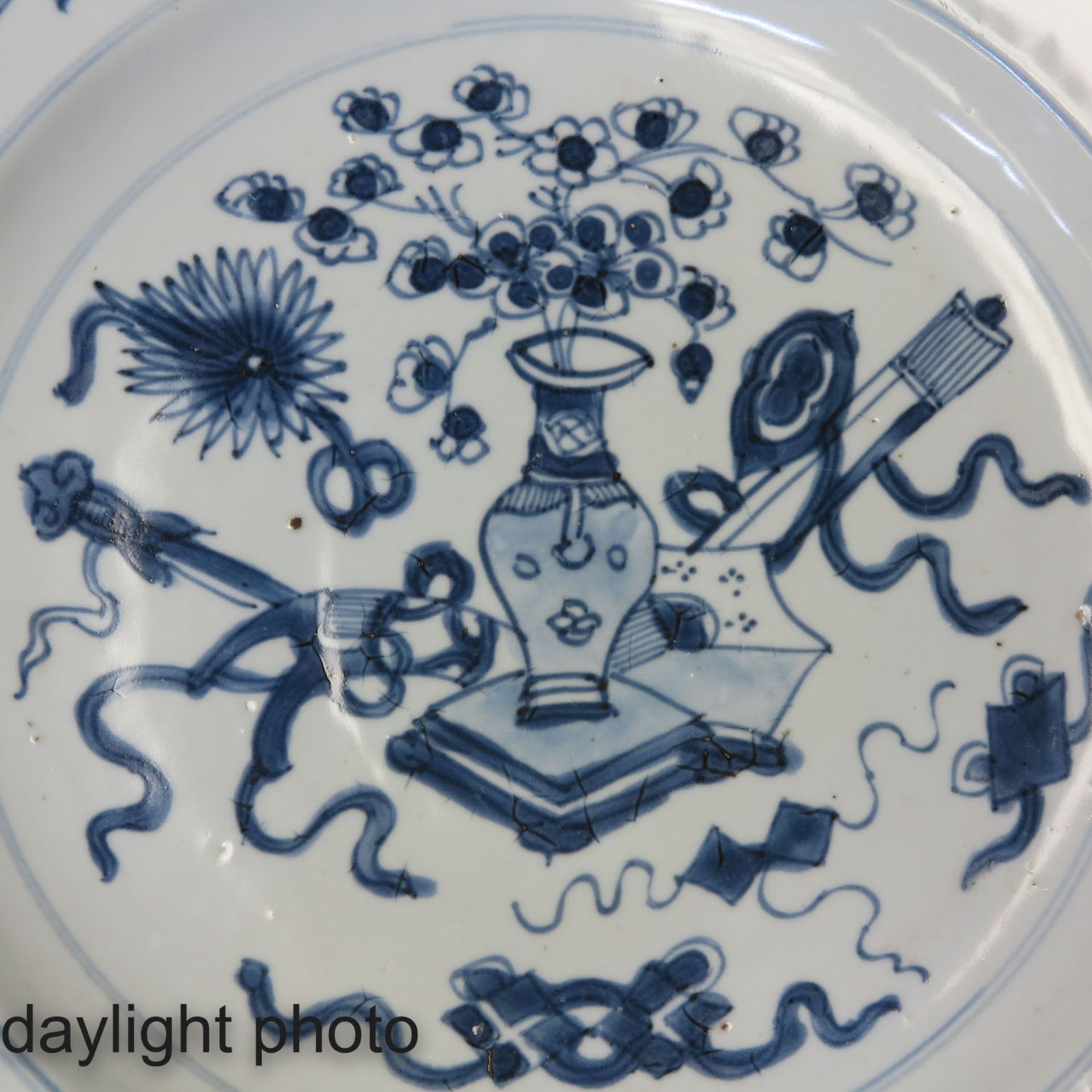 A Collection of 4 Blue and White Plates - Image 9 of 10