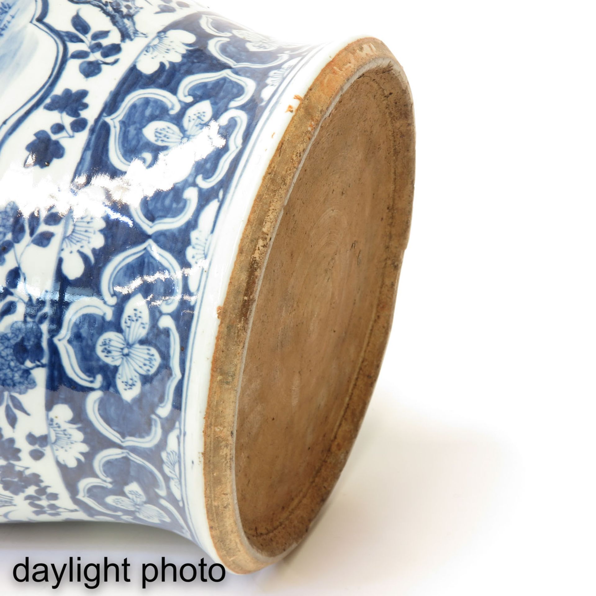 A Blue and White Jar with Cover - Image 10 of 10